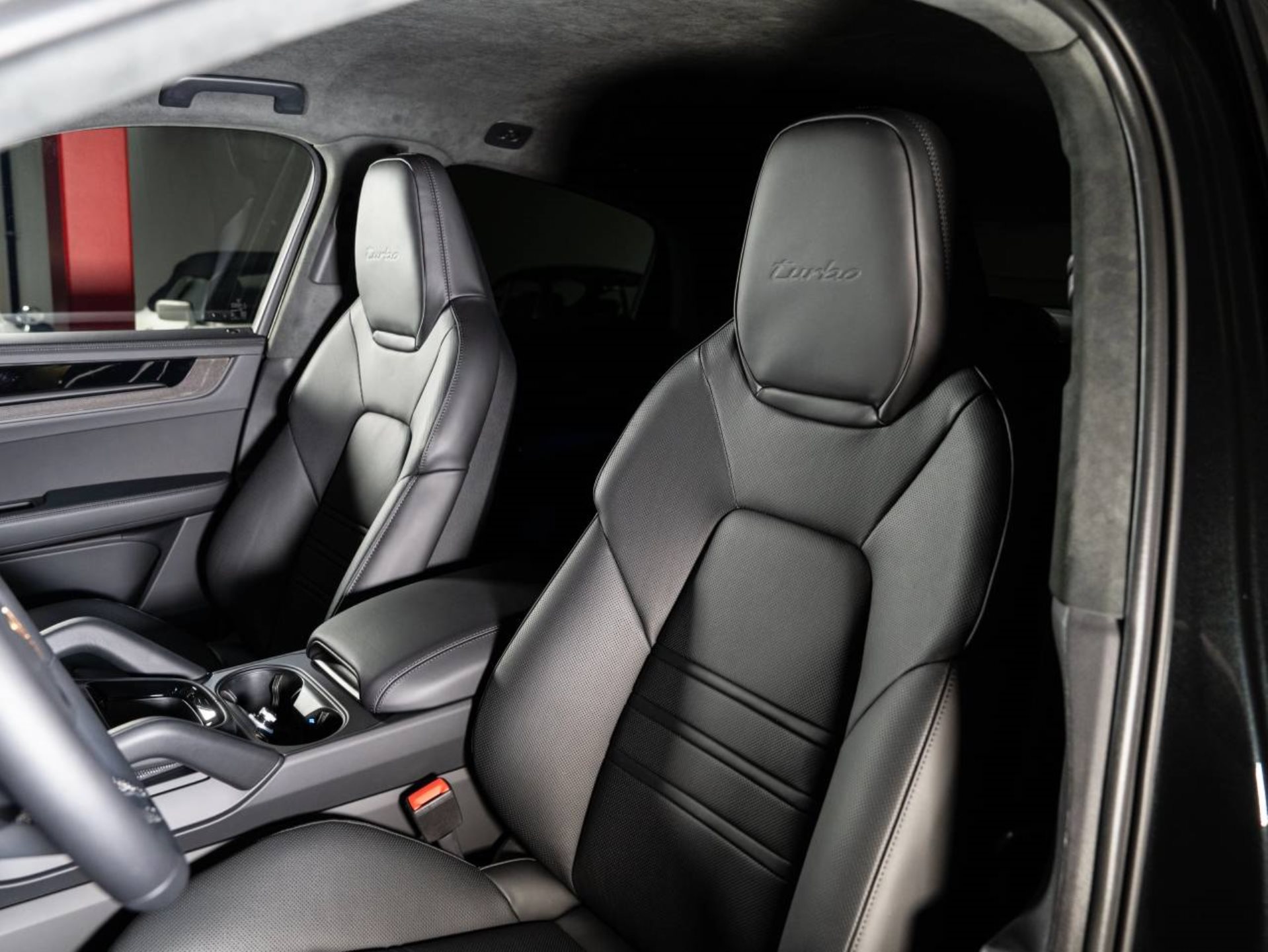 PORSCHE Cayenne Turbo E-Hybrid Coupé avec Paquet-GT-image-4
