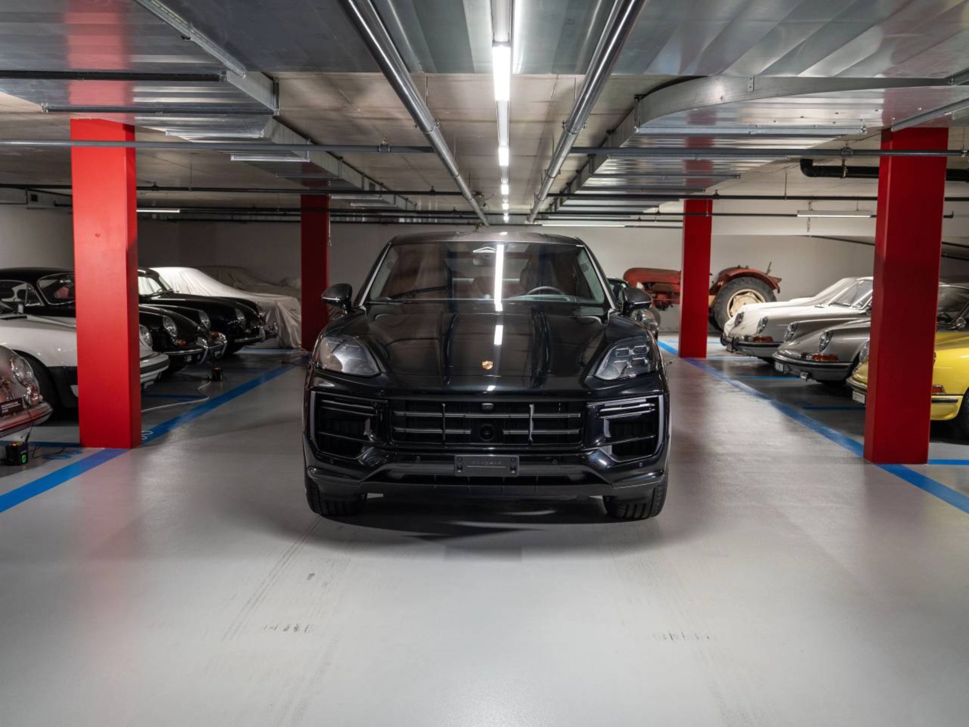 PORSCHE Cayenne Turbo E-Hybrid Coupé avec Paquet-GT-showroom-element-1