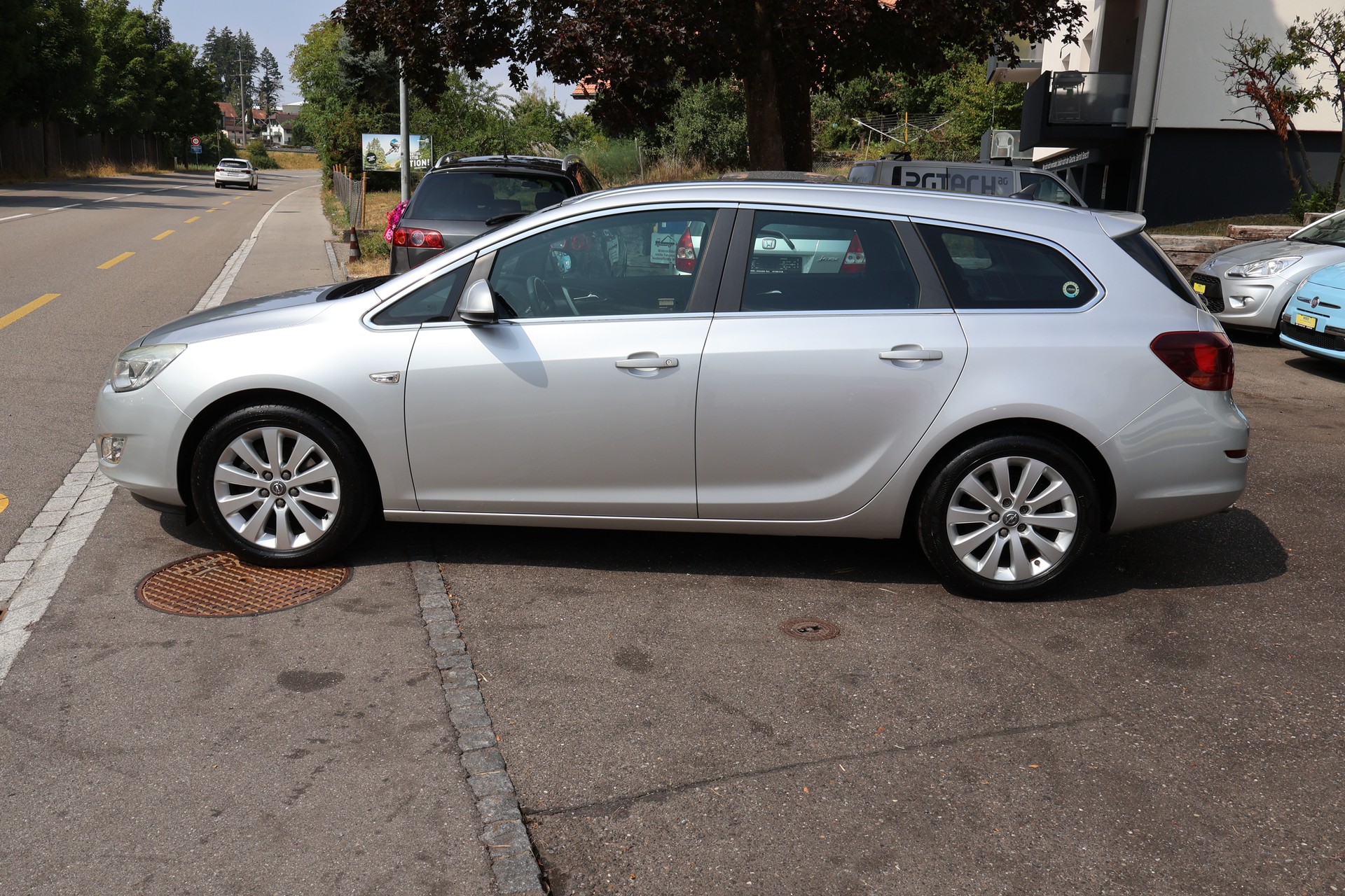 OPEL Astra SportsTourer 1.6i 16V Turbo Cosmo Automatic-image-5