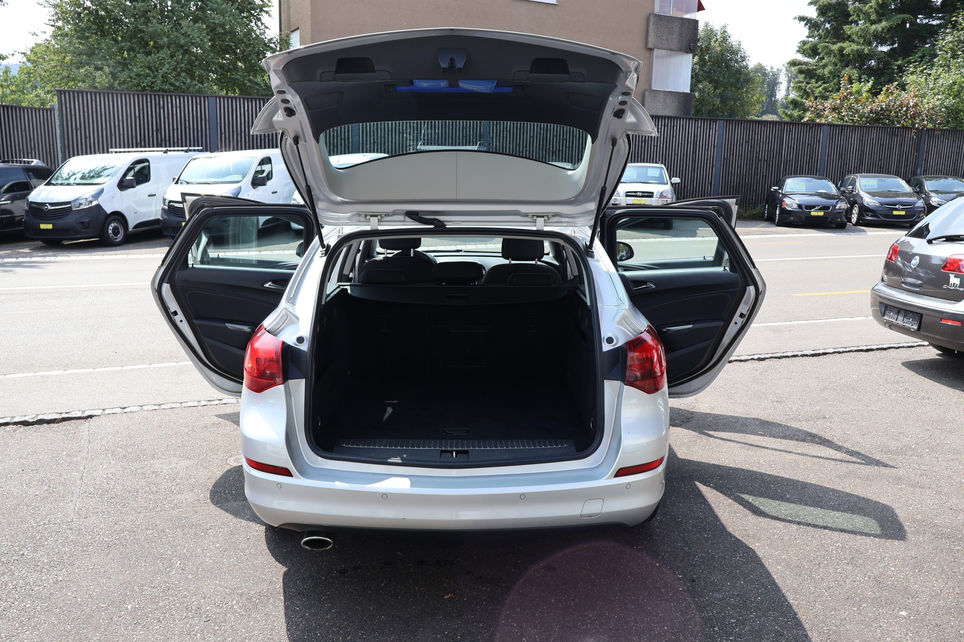 OPEL Astra SportsTourer 1.6i 16V Turbo Cosmo Automatic-image-8