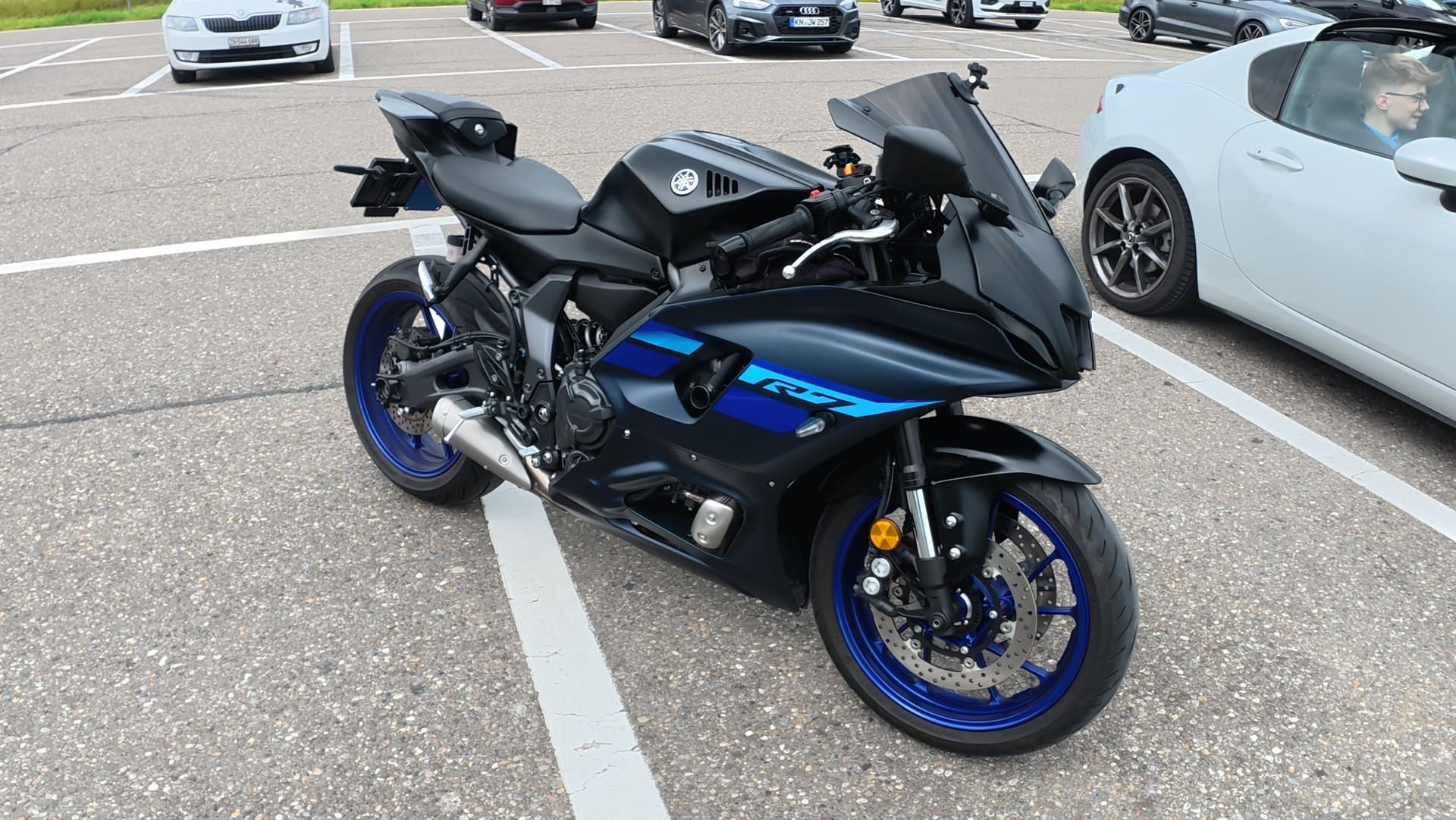 YAMAHA YZF-R7 (35kW)-image-1