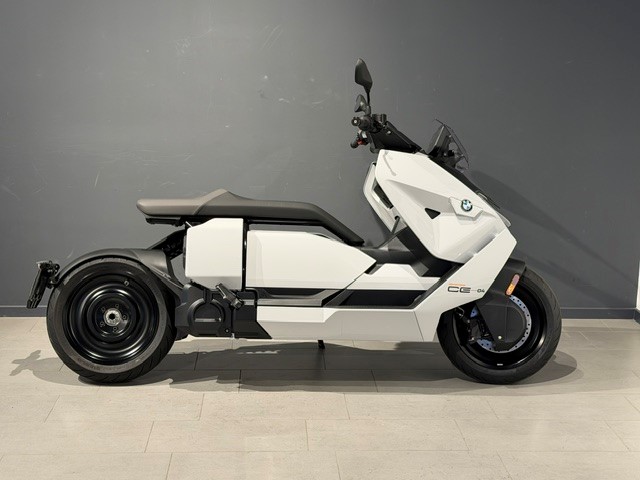 BMW CE 04
