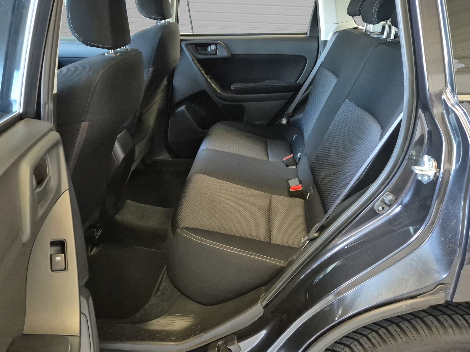 SUBARU Forester 2.0i Advantage AWD-image-25