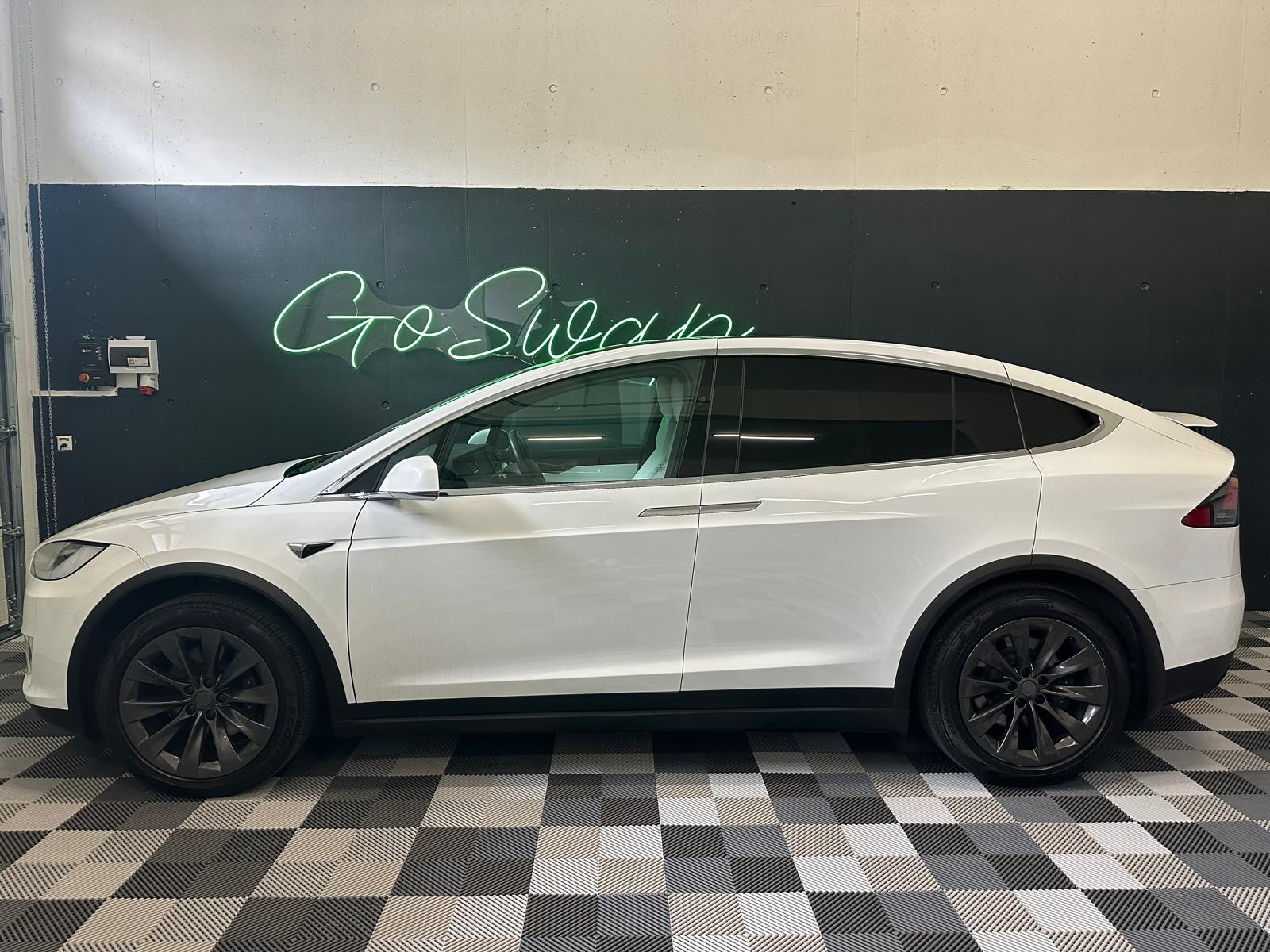TESLA Model X Raven Plus Maximale-Reichweite-showroom-element-2
