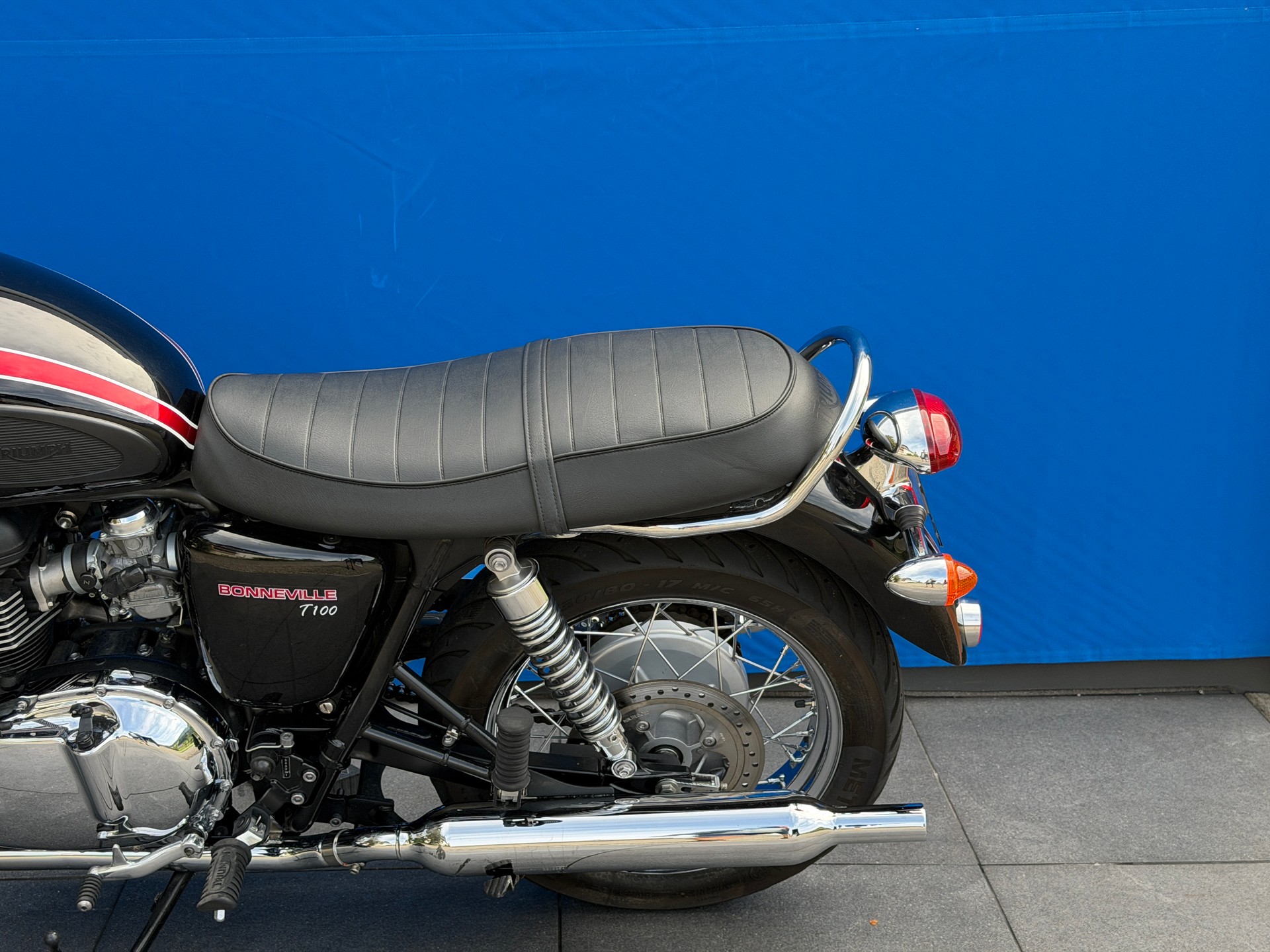 TRIUMPH Bonneville 900 i T 100-image-6