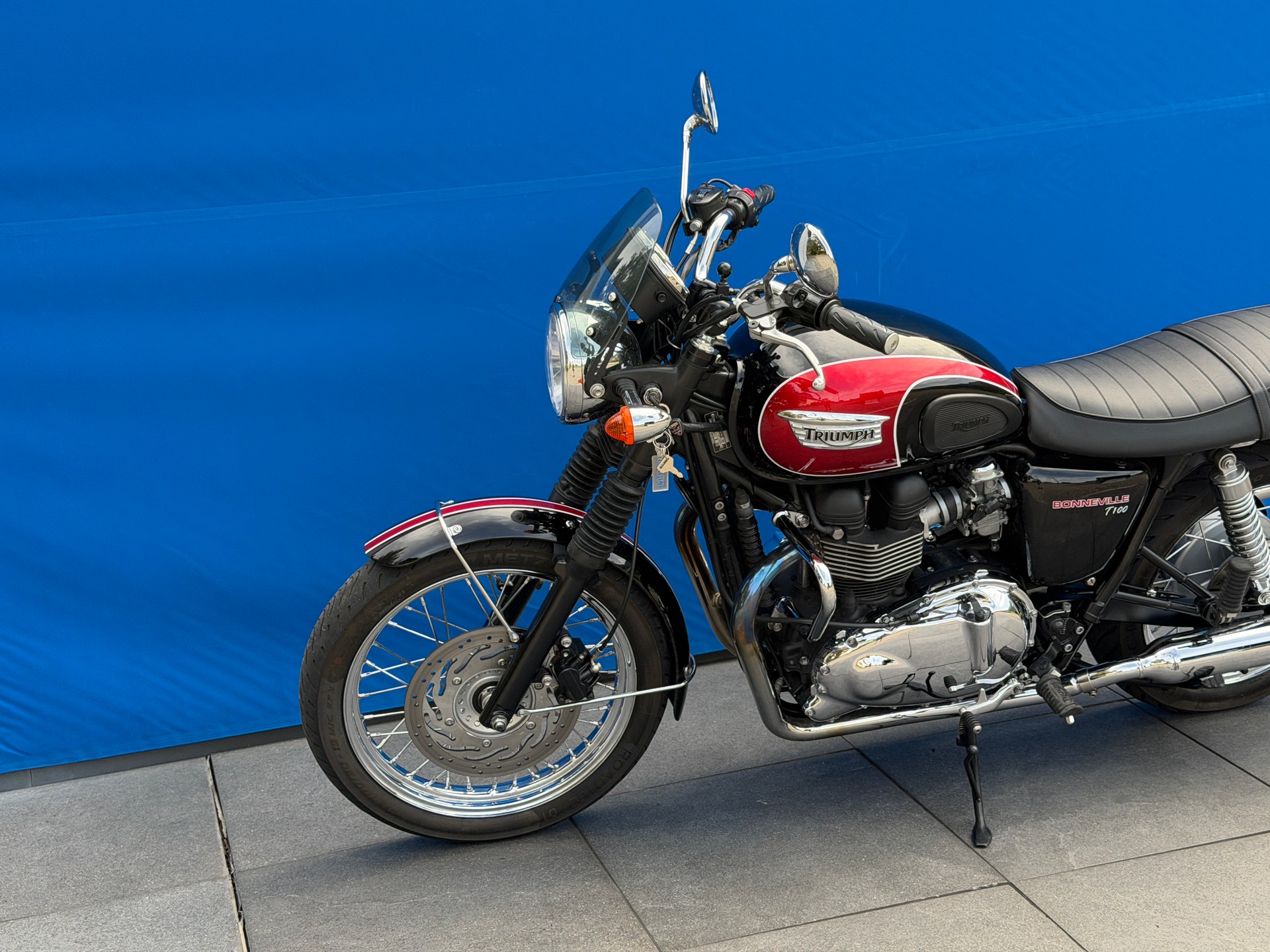 TRIUMPH Bonneville 900 i T 100-image-5