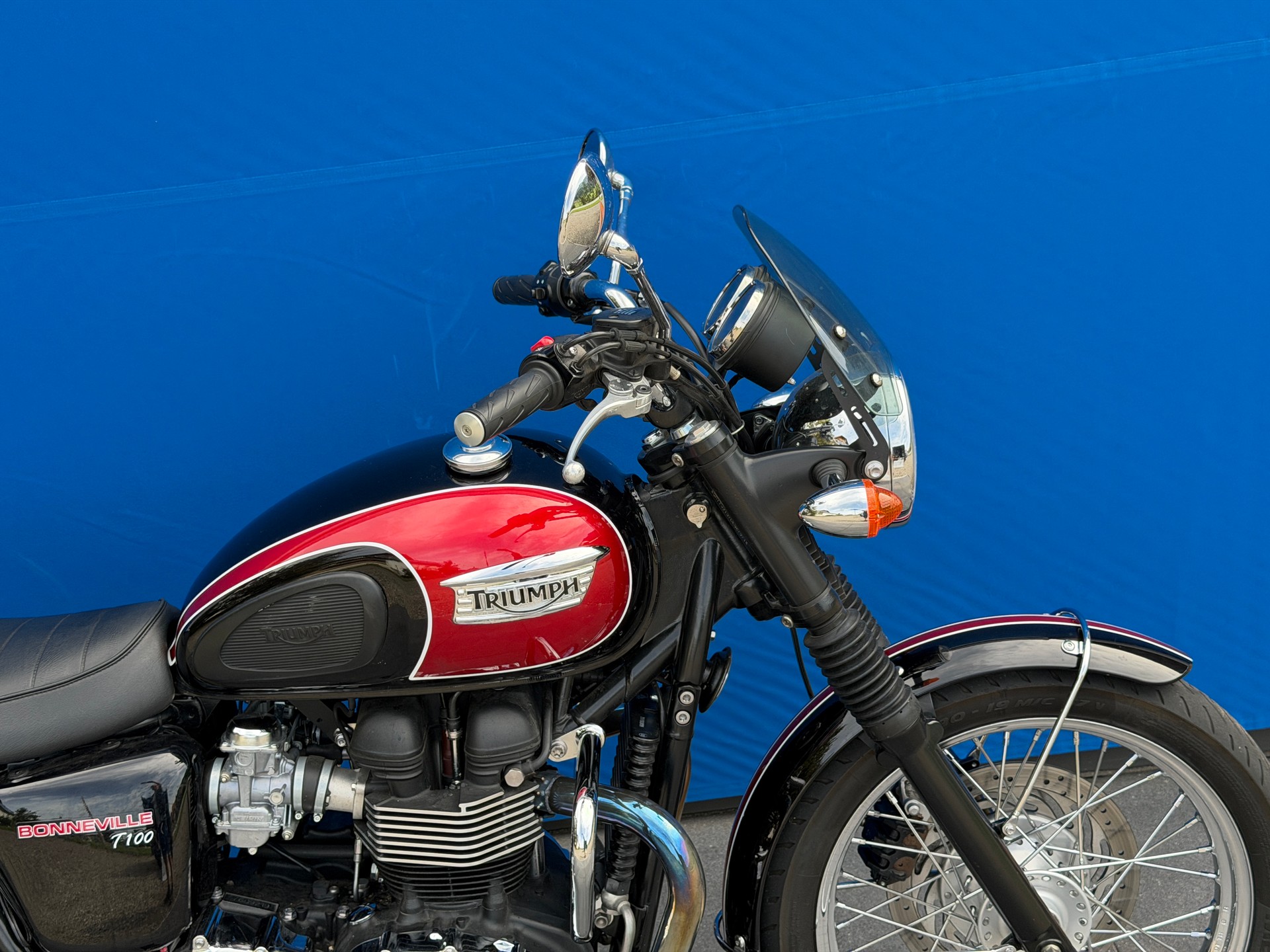 TRIUMPH Bonneville 900 i T 100-image-2