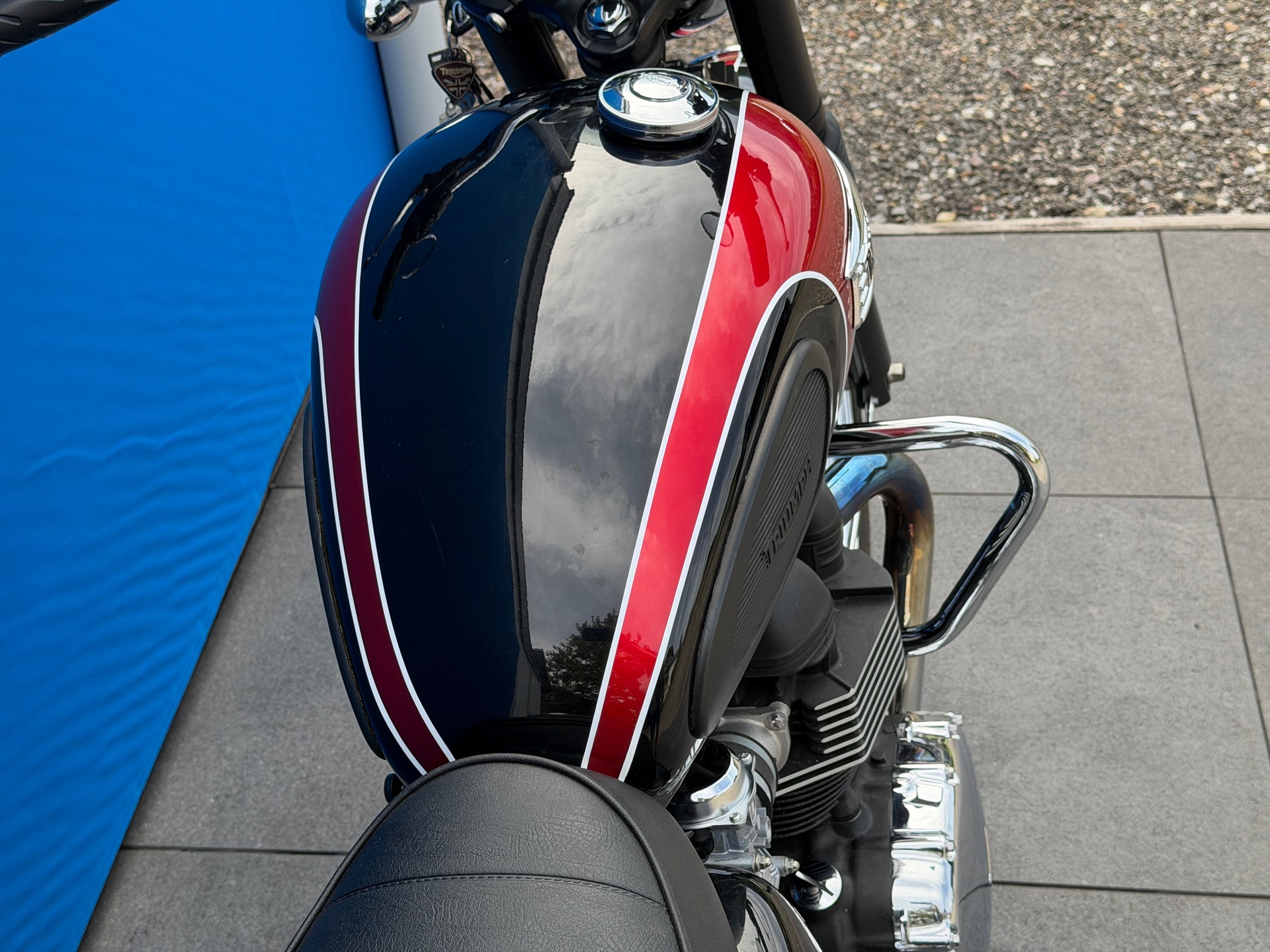TRIUMPH Bonneville 900 i T 100-image-10