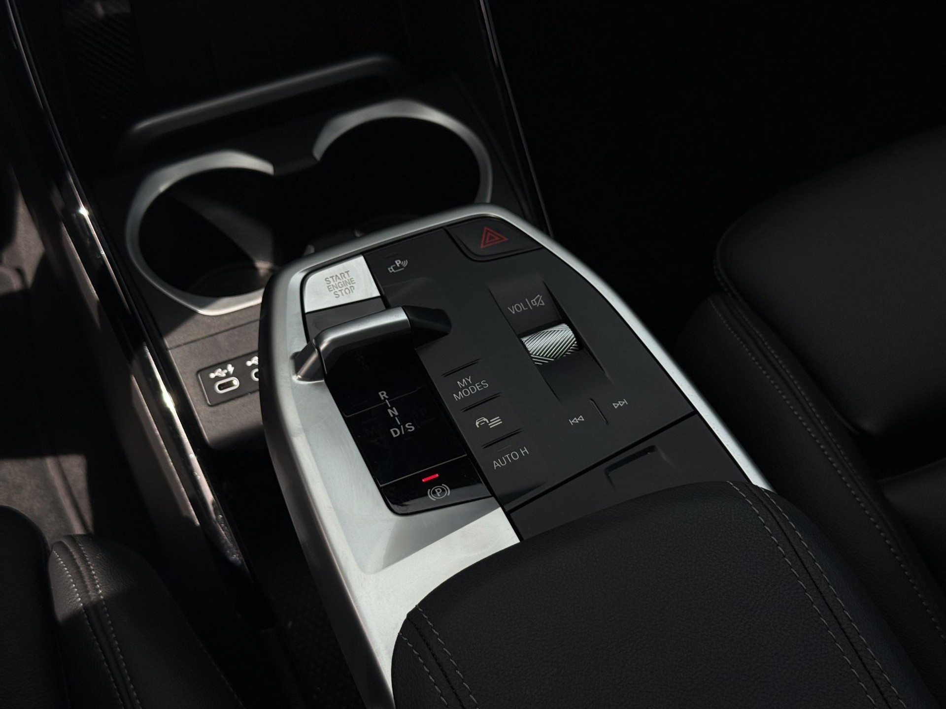 BMW X1 23d xDrive M Sport * HEAD-UP * 360° KAMERA * PACK INNOVATION * DRIVING ASSISTANT PROFESSIONAL *-image-23