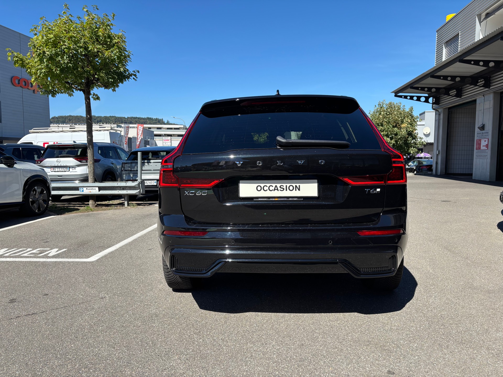 VOLVO XC60 T6 eAWD PluginHybrid Plus Dark Geartronic-image-4