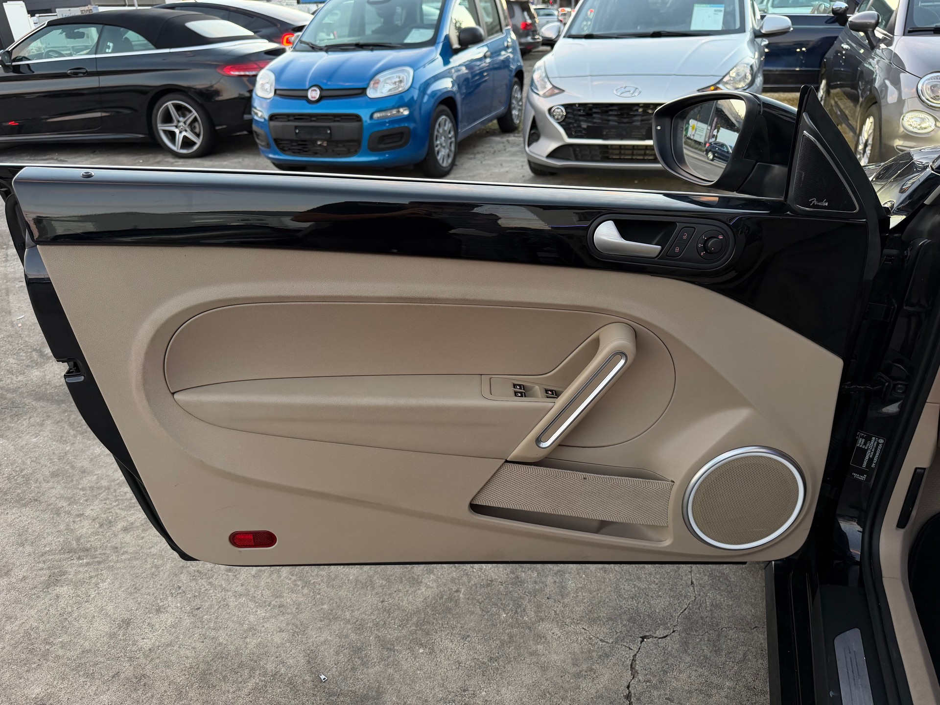 VW Beetle Cabrio 1.2 TSI BMT Design-image-13
