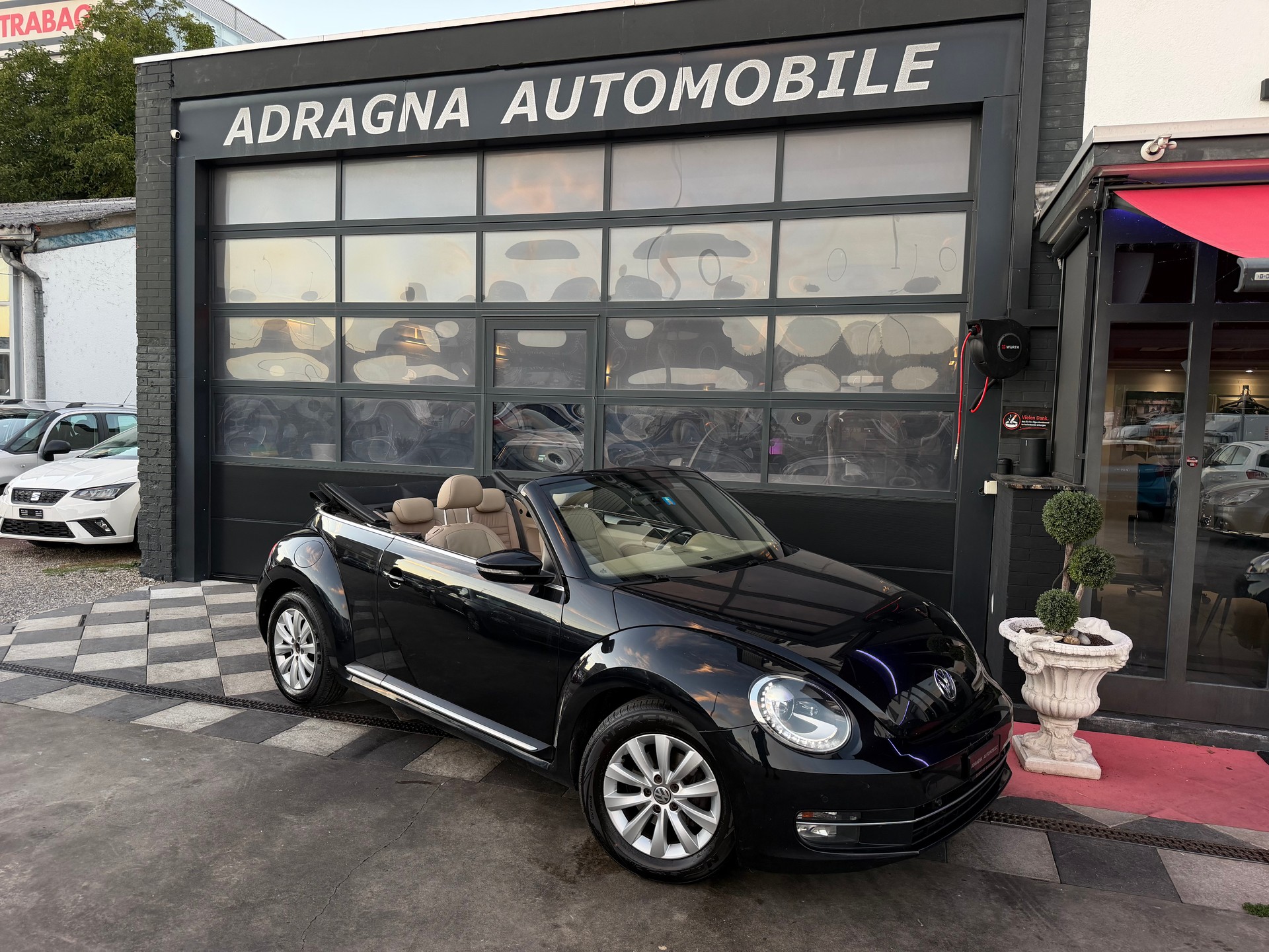 VW Beetle Cabrio 1.2 TSI BMT Design-showroom-element-3