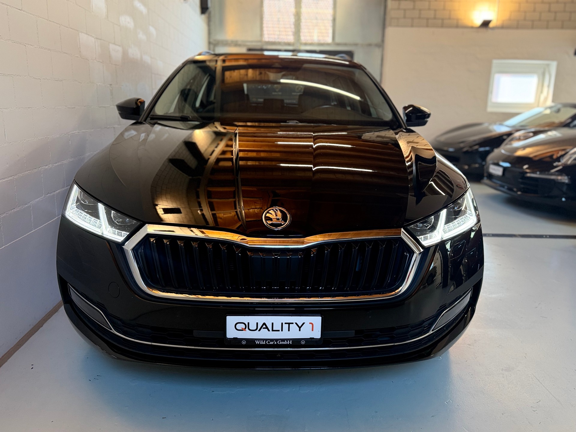 SKODA Octavia Combi 2.0 TDI DSG Style 4x4-showroom-element-1