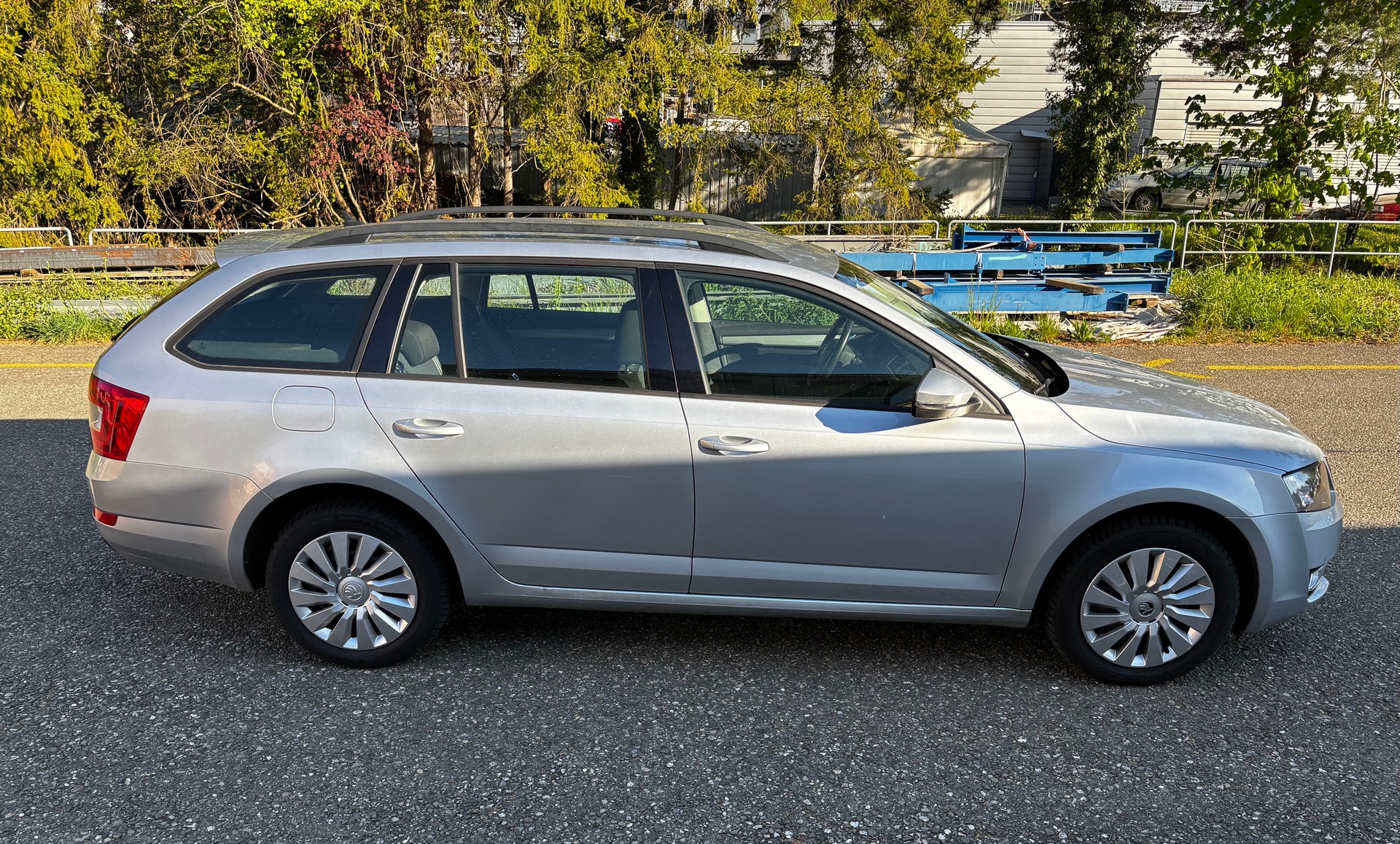 SKODA OCTAVIA-image-3