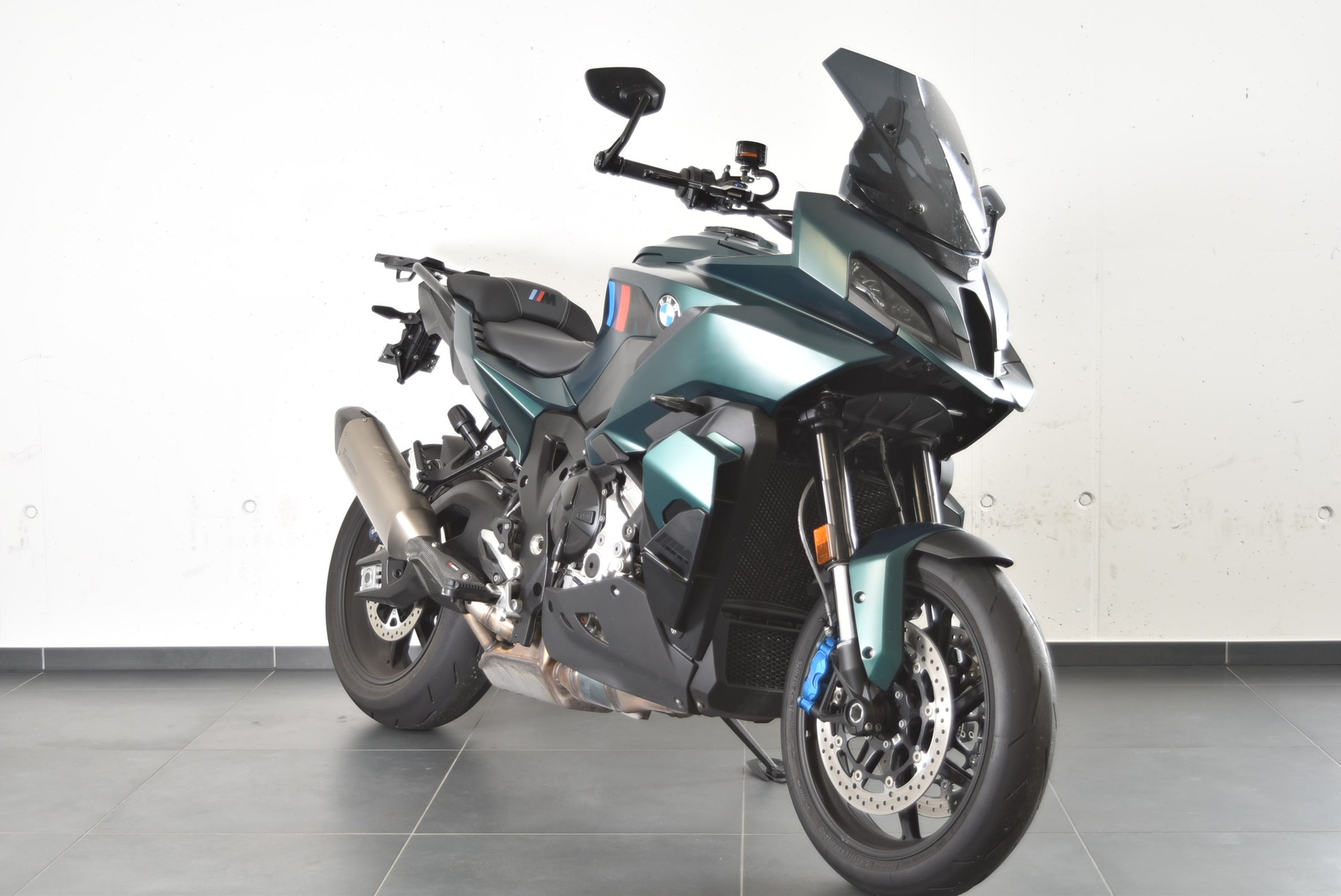 BMW M 1000 XR-image-2