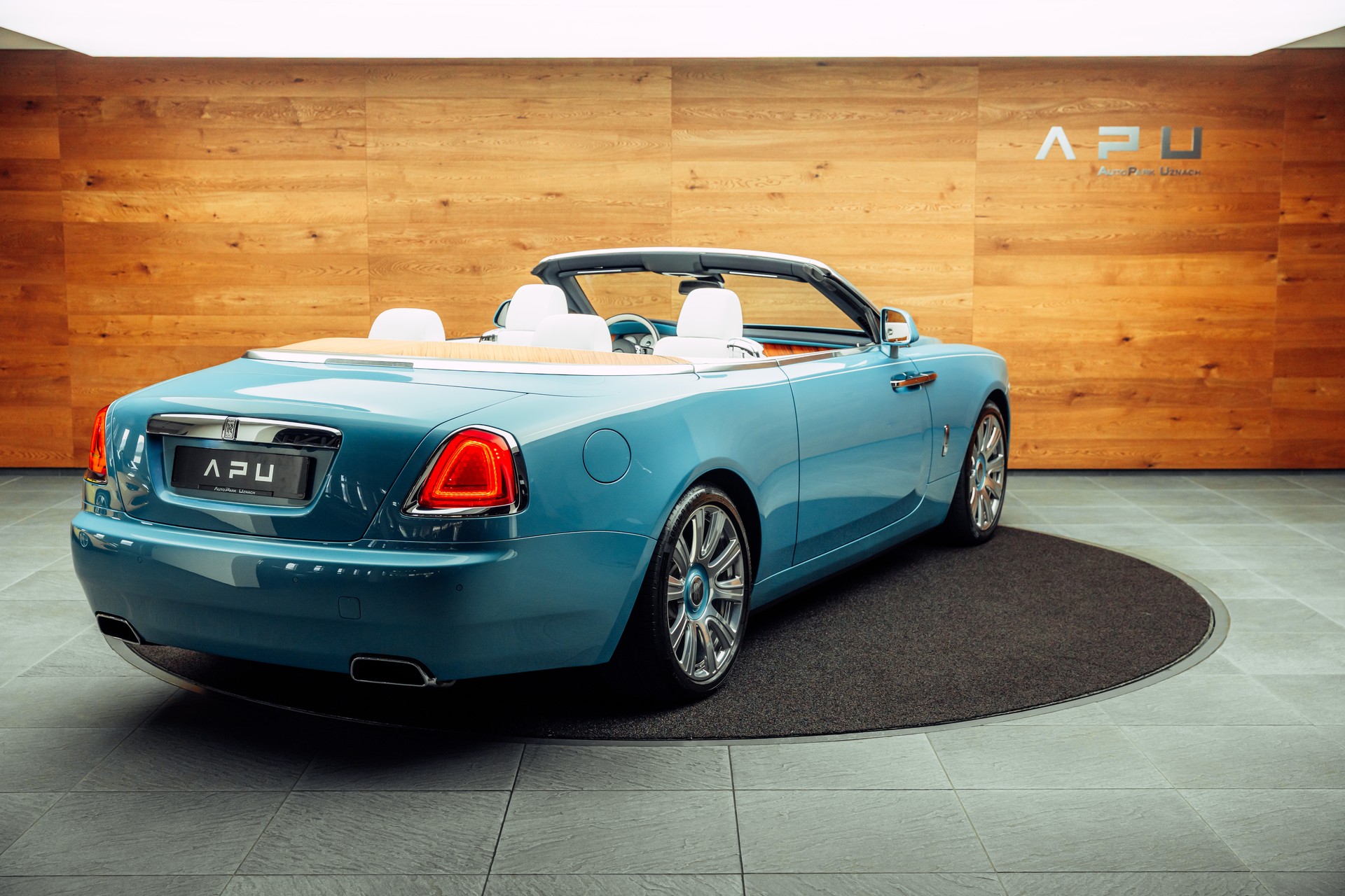ROLLS-ROYCE Dawn 6.6 V12-showroom-element-1