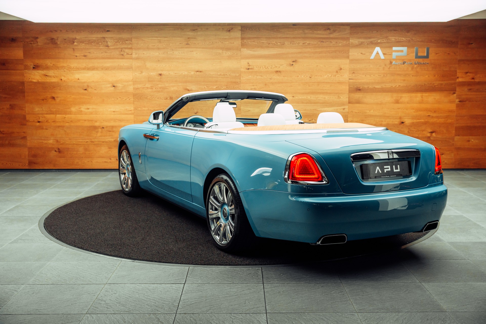 ROLLS-ROYCE Dawn 6.6 V12-showroom-element-2