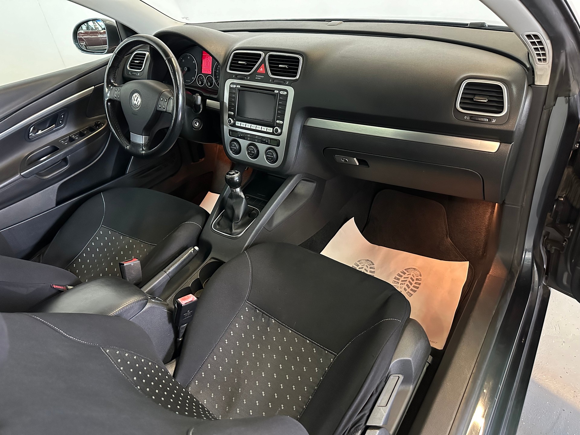 VW Eos 2.0 TDI-image-26