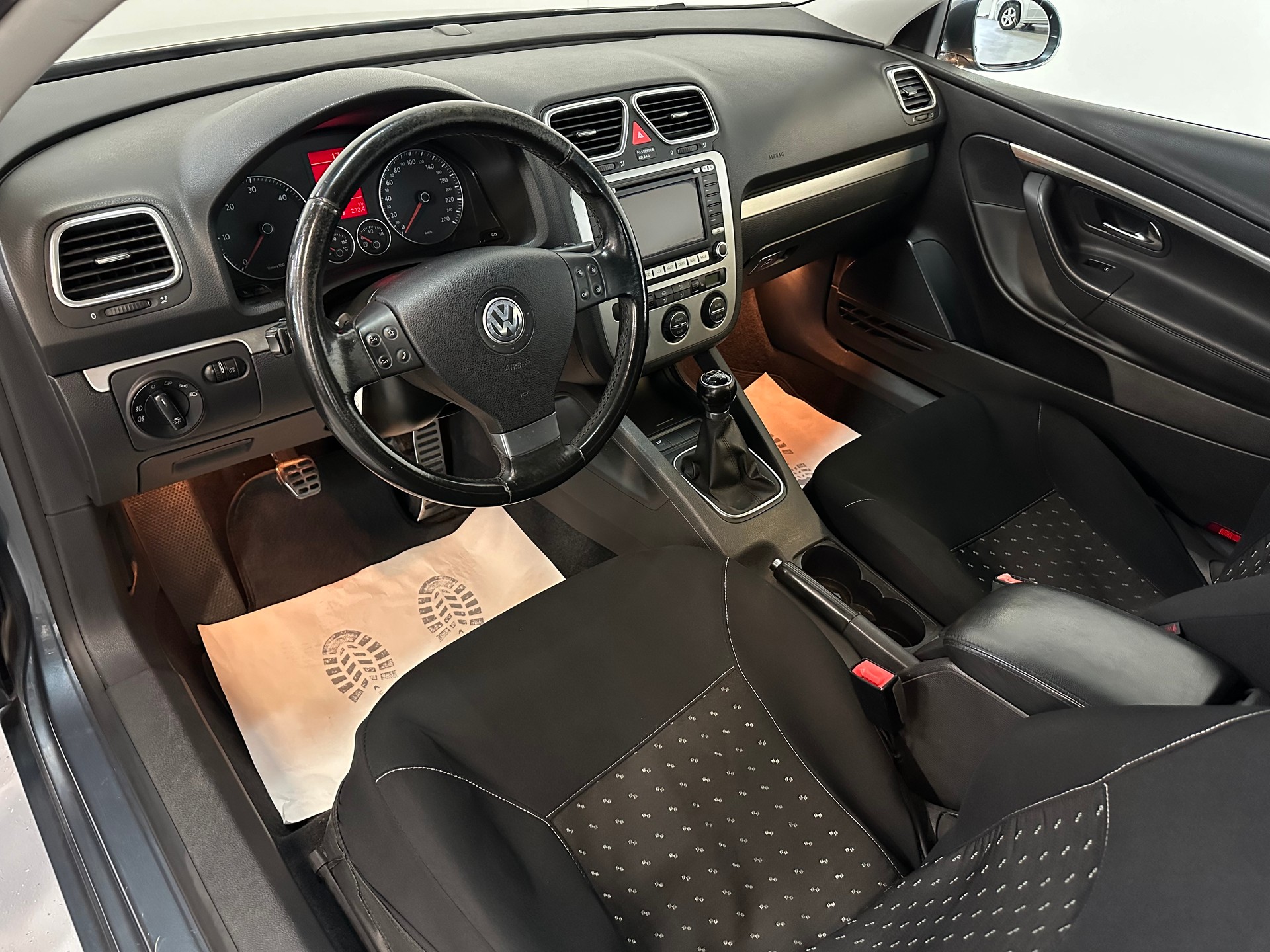VW Eos 2.0 TDI-image-25