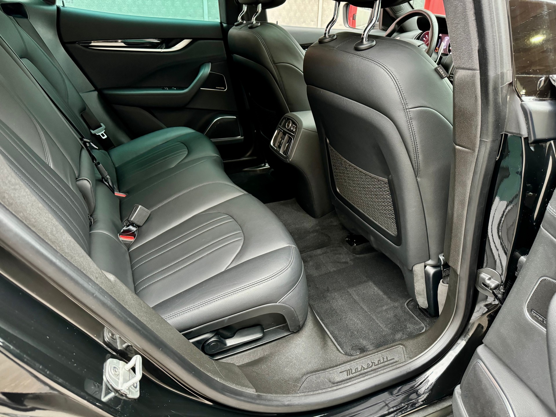 MASERATI Levante 3.0 V6 GranLusso Automatica-image-8