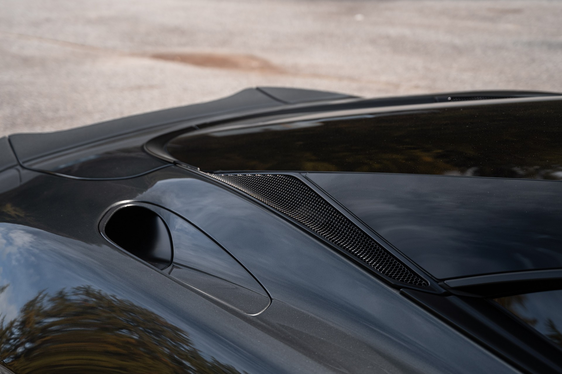 McLAREN GT-image-9