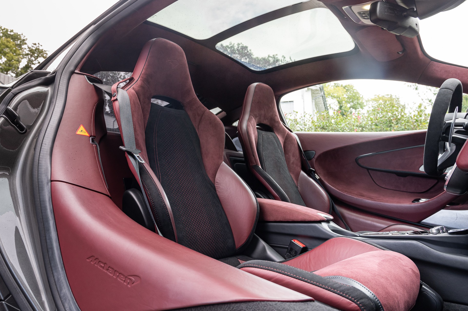 McLAREN GT-image-16