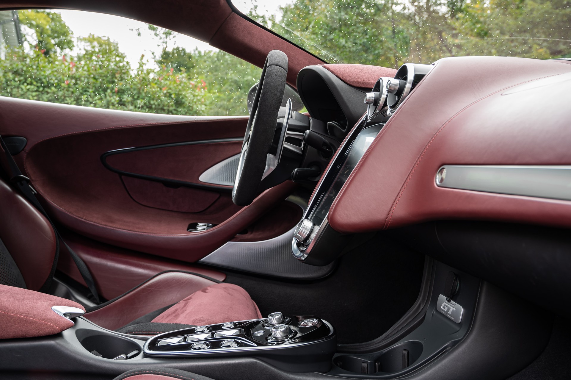 McLAREN GT-image-22