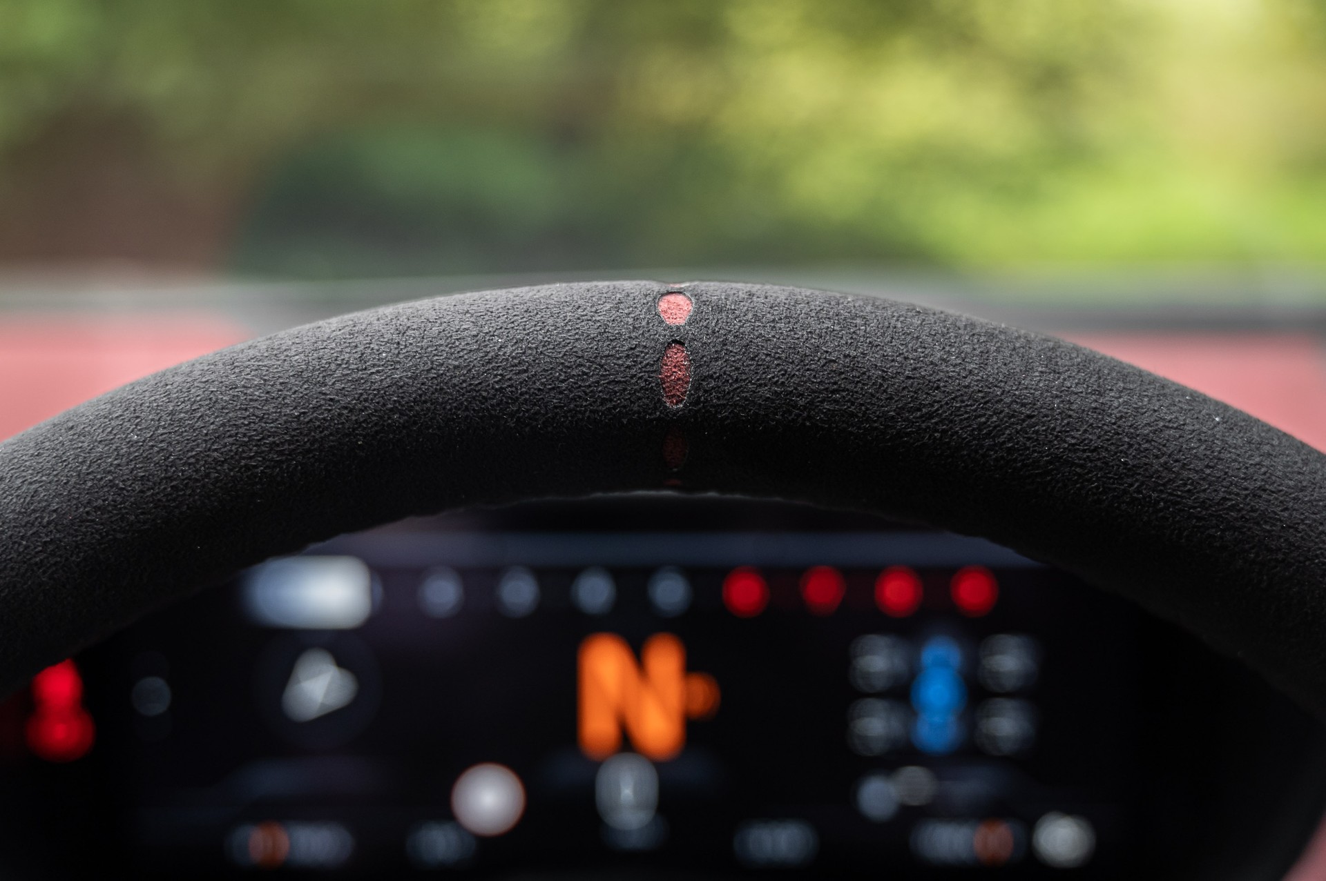 McLAREN GT-image-20