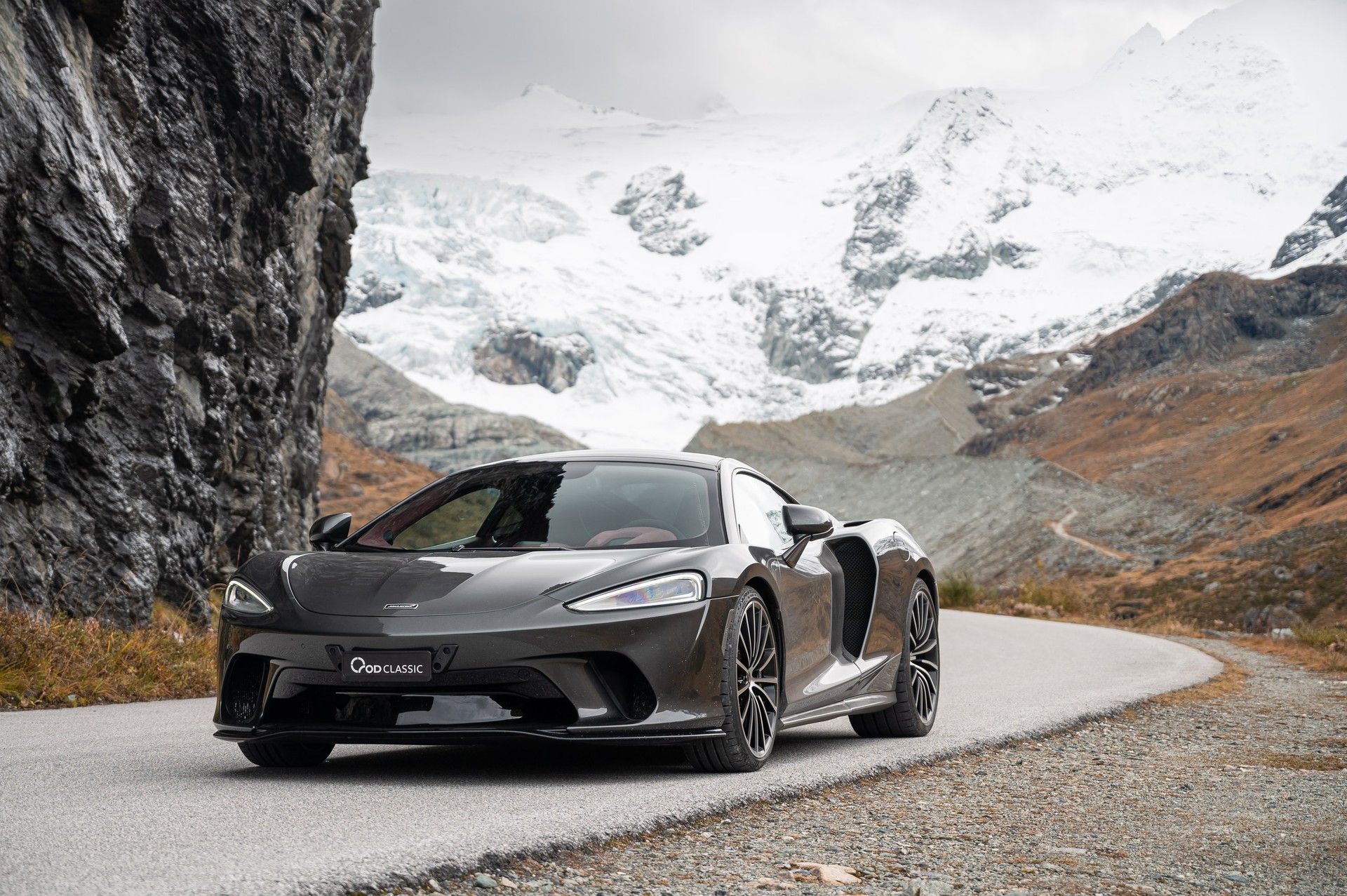 McLAREN GT