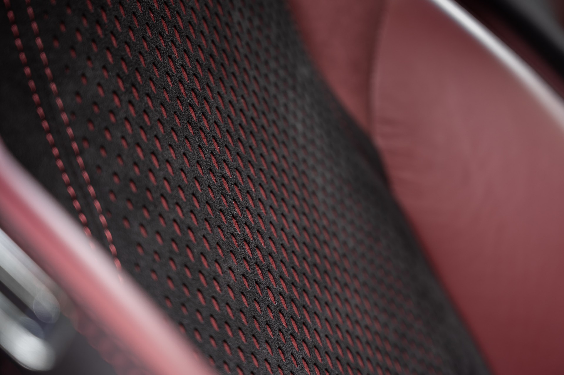 McLAREN GT-image-23