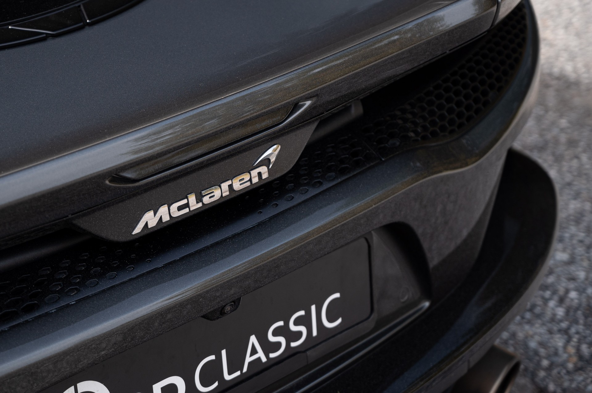 McLAREN GT-image-8