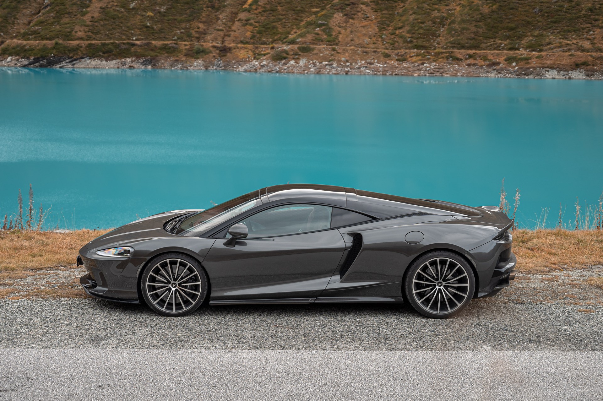 McLAREN GT-image-29