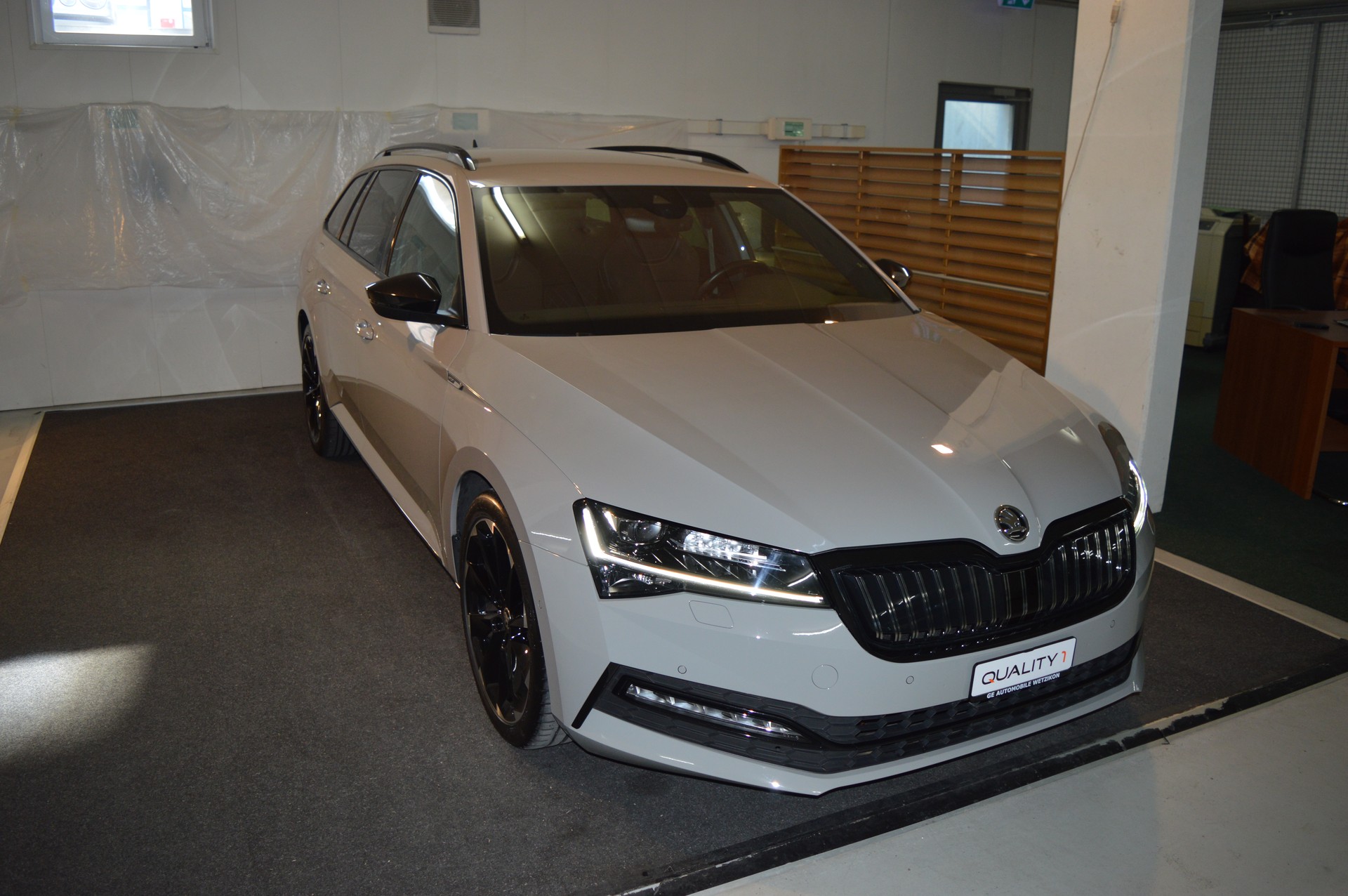 SKODA Superb 1.4 TSI Sport Line PHEV DSG-image-4
