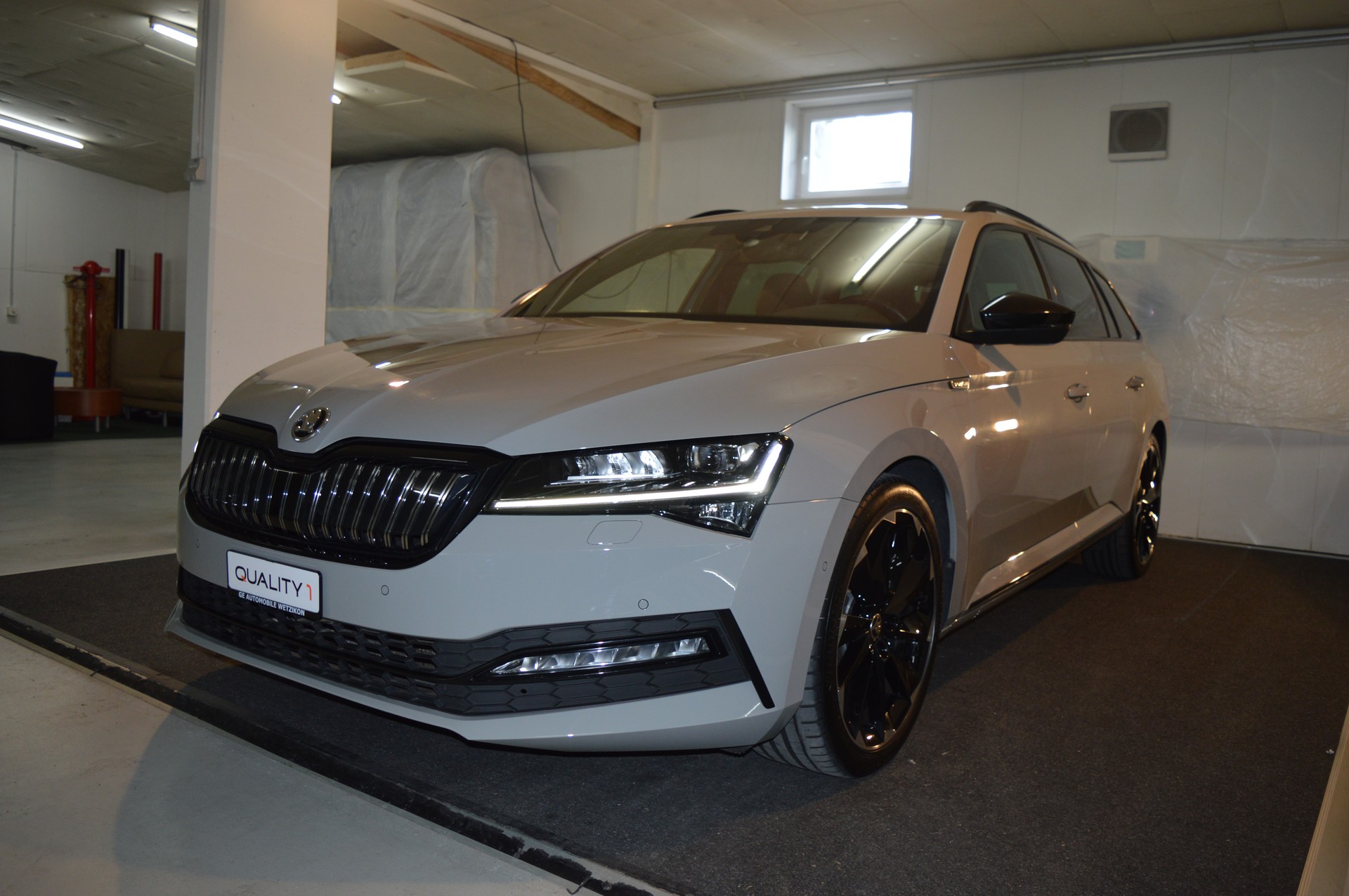 SKODA Superb 1.4 TSI Sport Line PHEV DSG-showroom-element-2