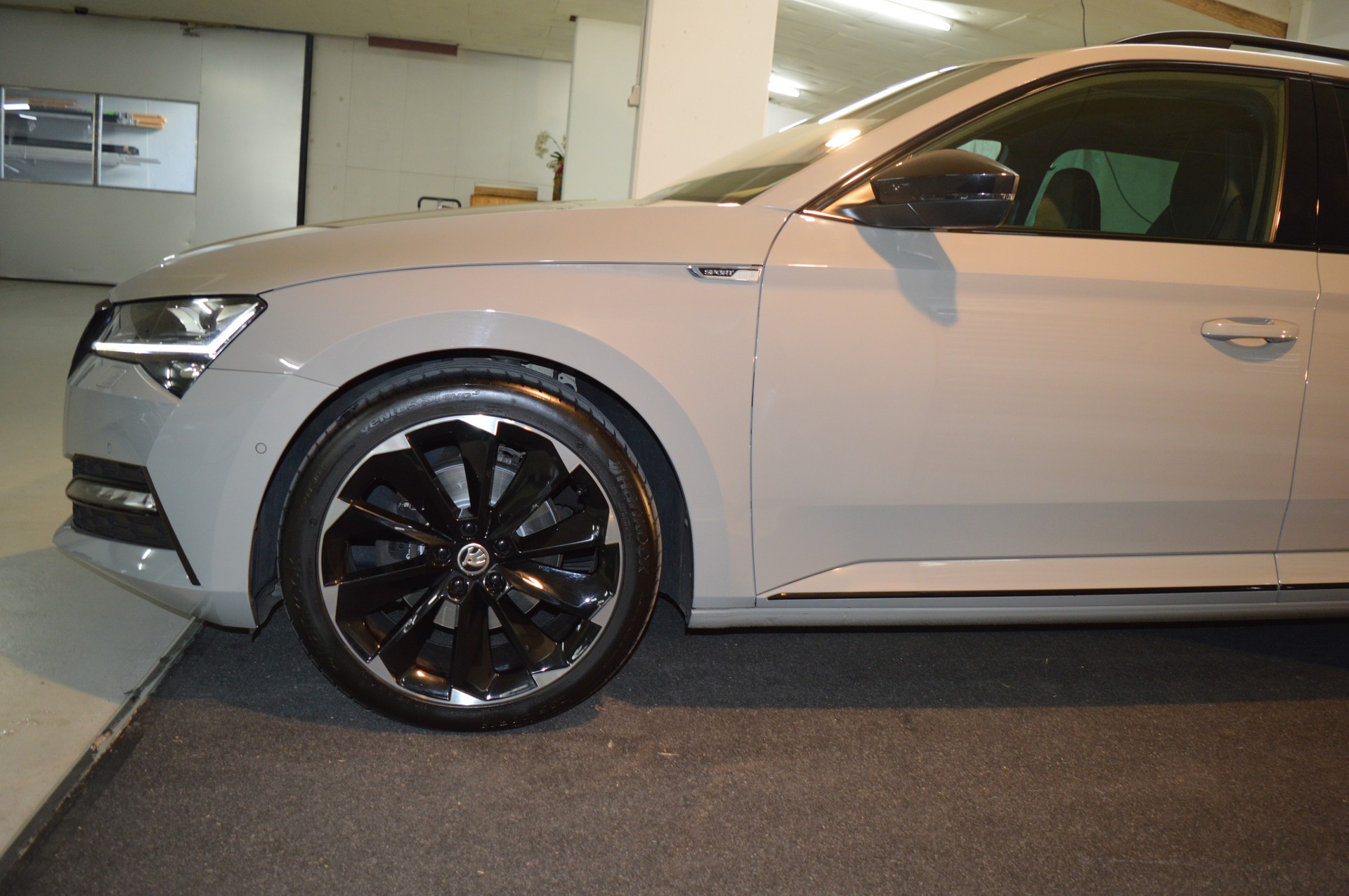 SKODA Superb 1.4 TSI Sport Line PHEV DSG-image-13