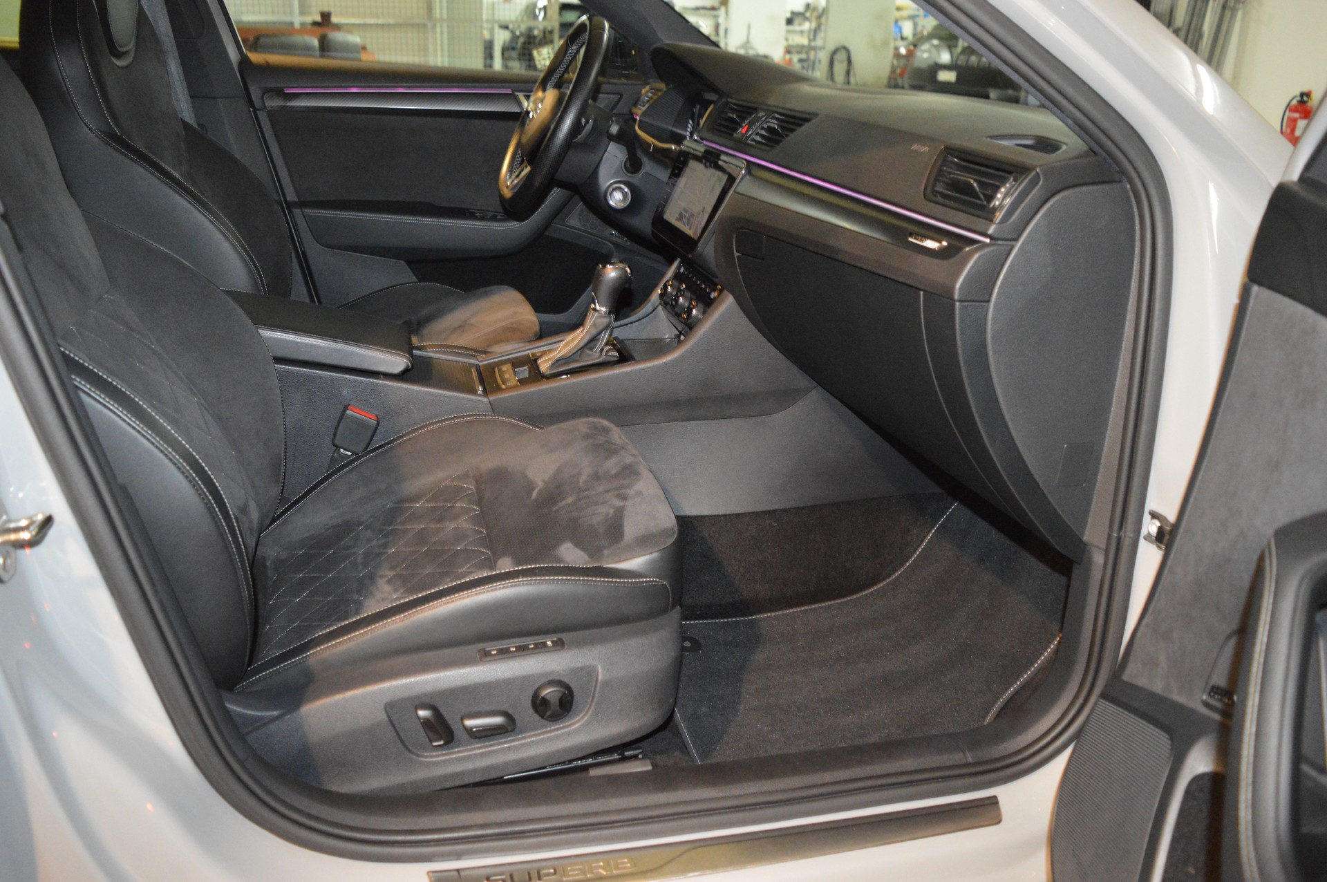 SKODA Superb 1.4 TSI Sport Line PHEV DSG-image-21