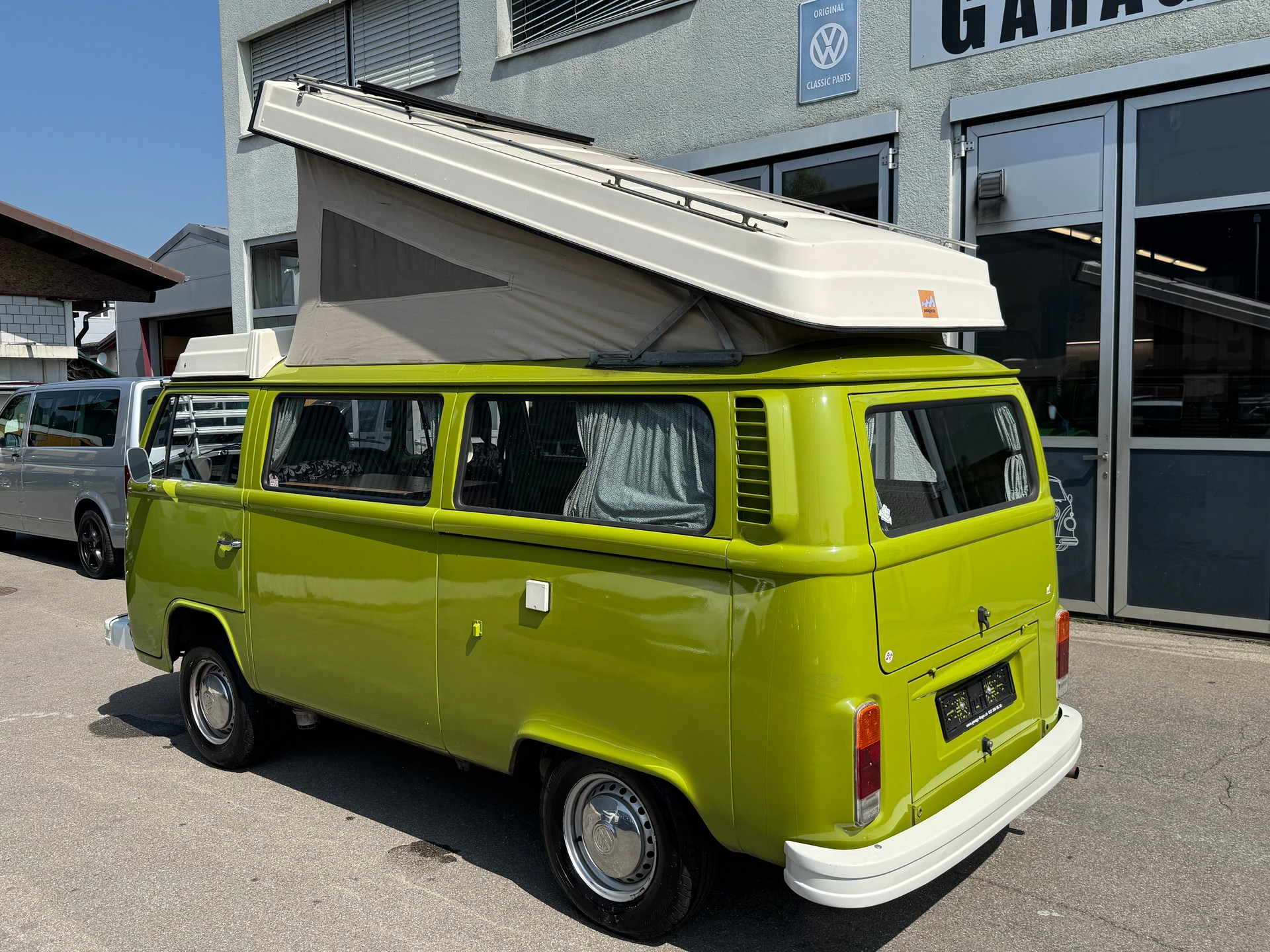 VW 23-517 Westfalia-image-11