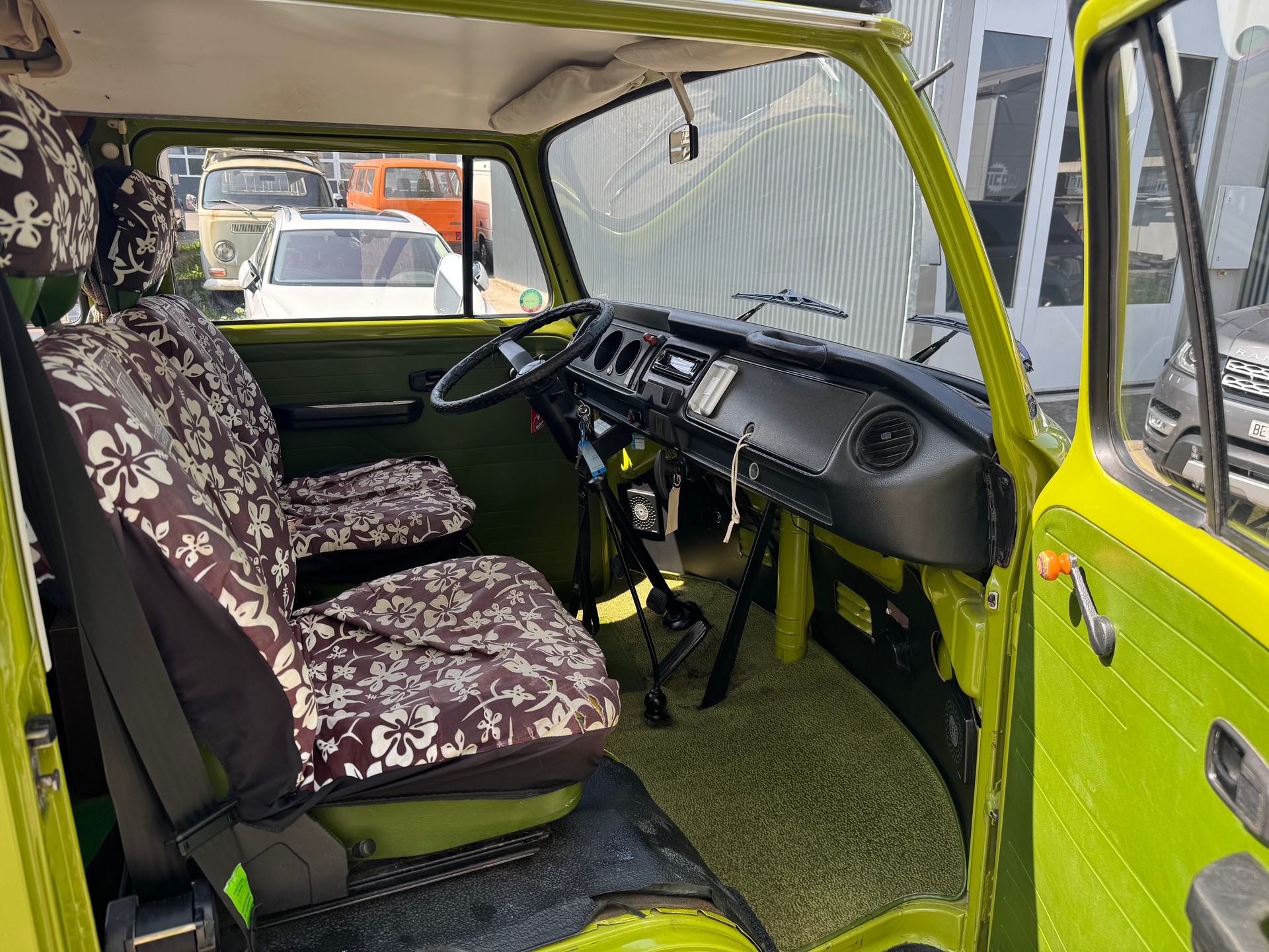 VW 23-517 Westfalia-image-4