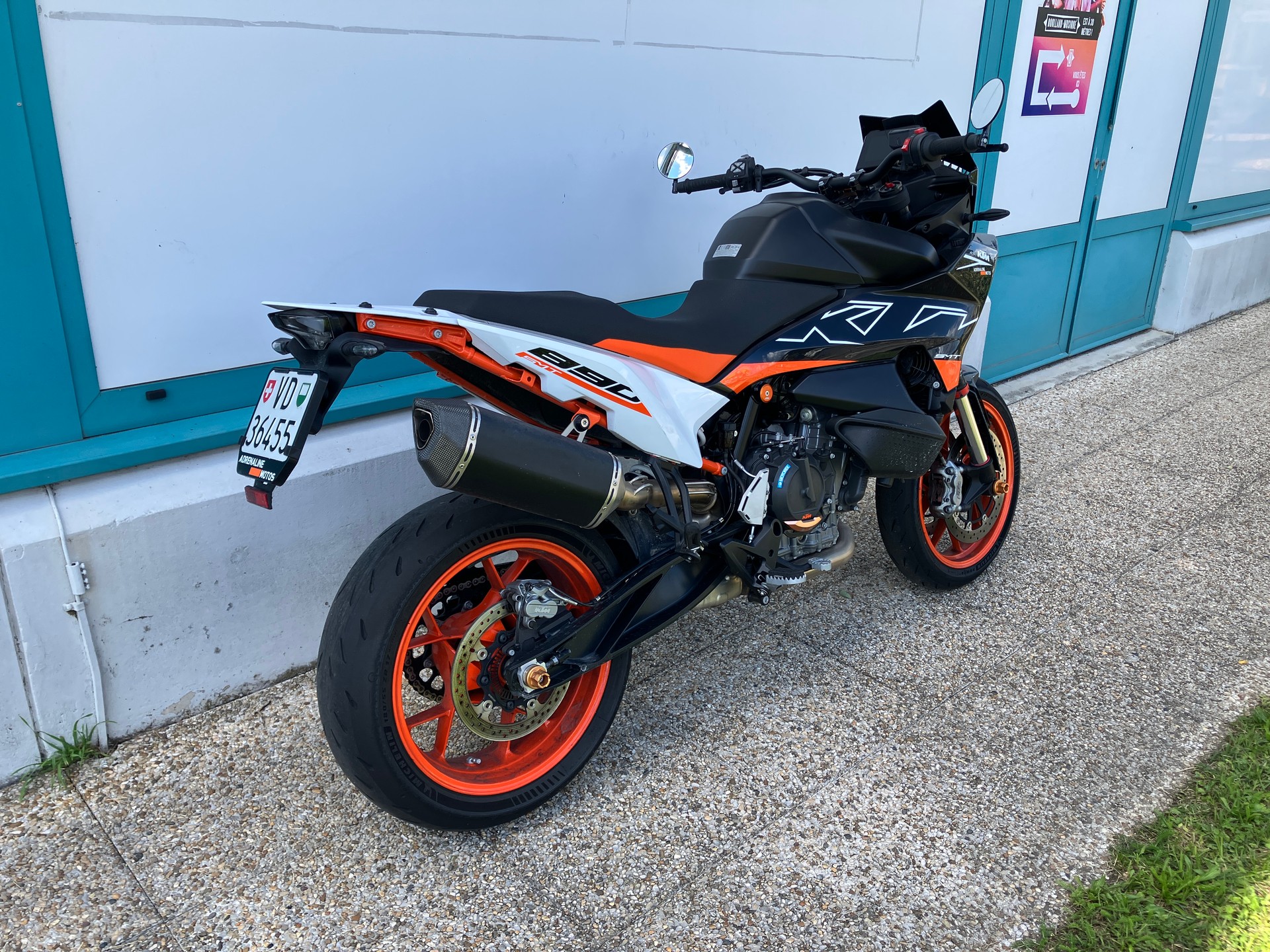 KTM 890 SMT-image-1