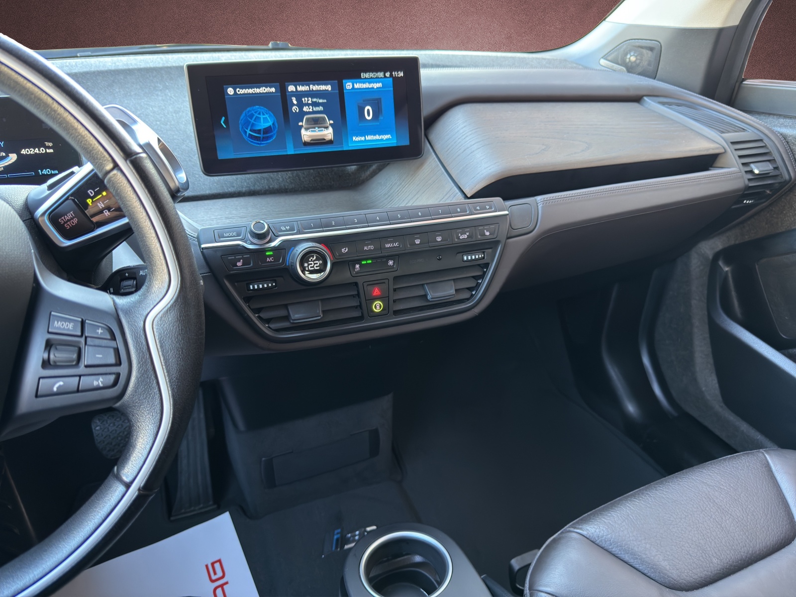 BMW i3s (120Ah) Roadstyle Black Edition-image-9