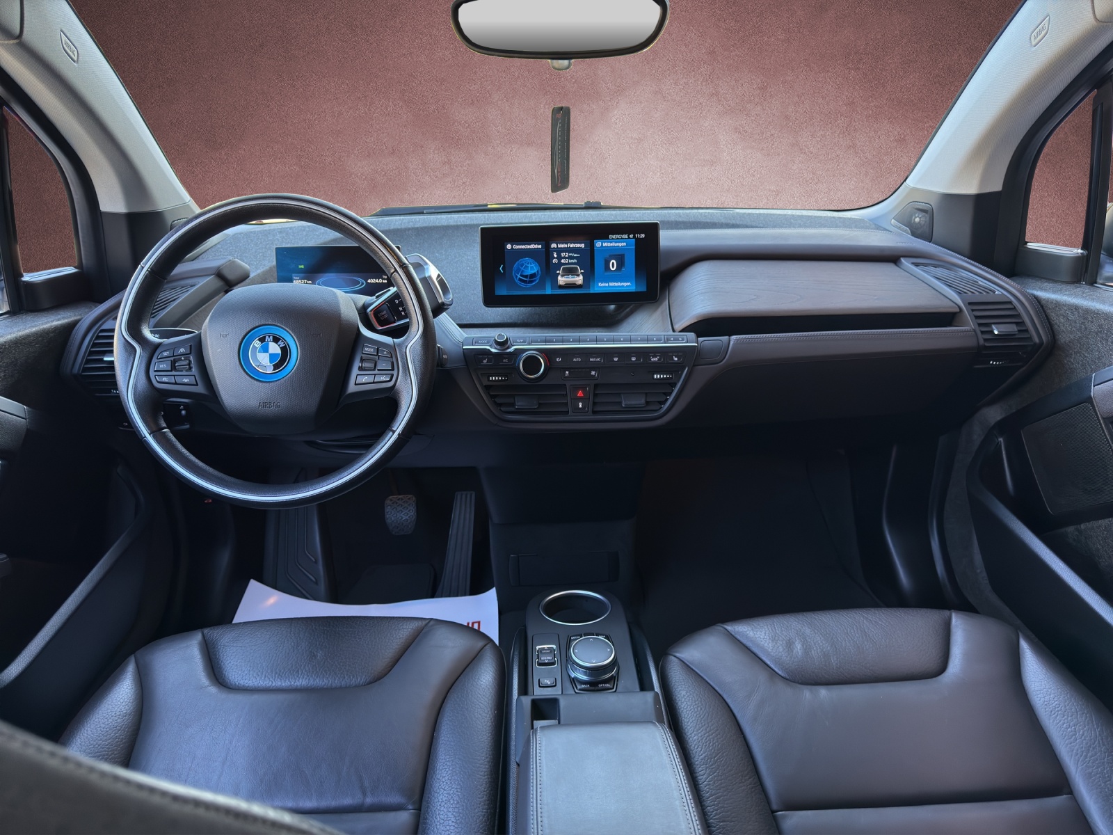 BMW i3s (120Ah) Roadstyle Black Edition-image-8