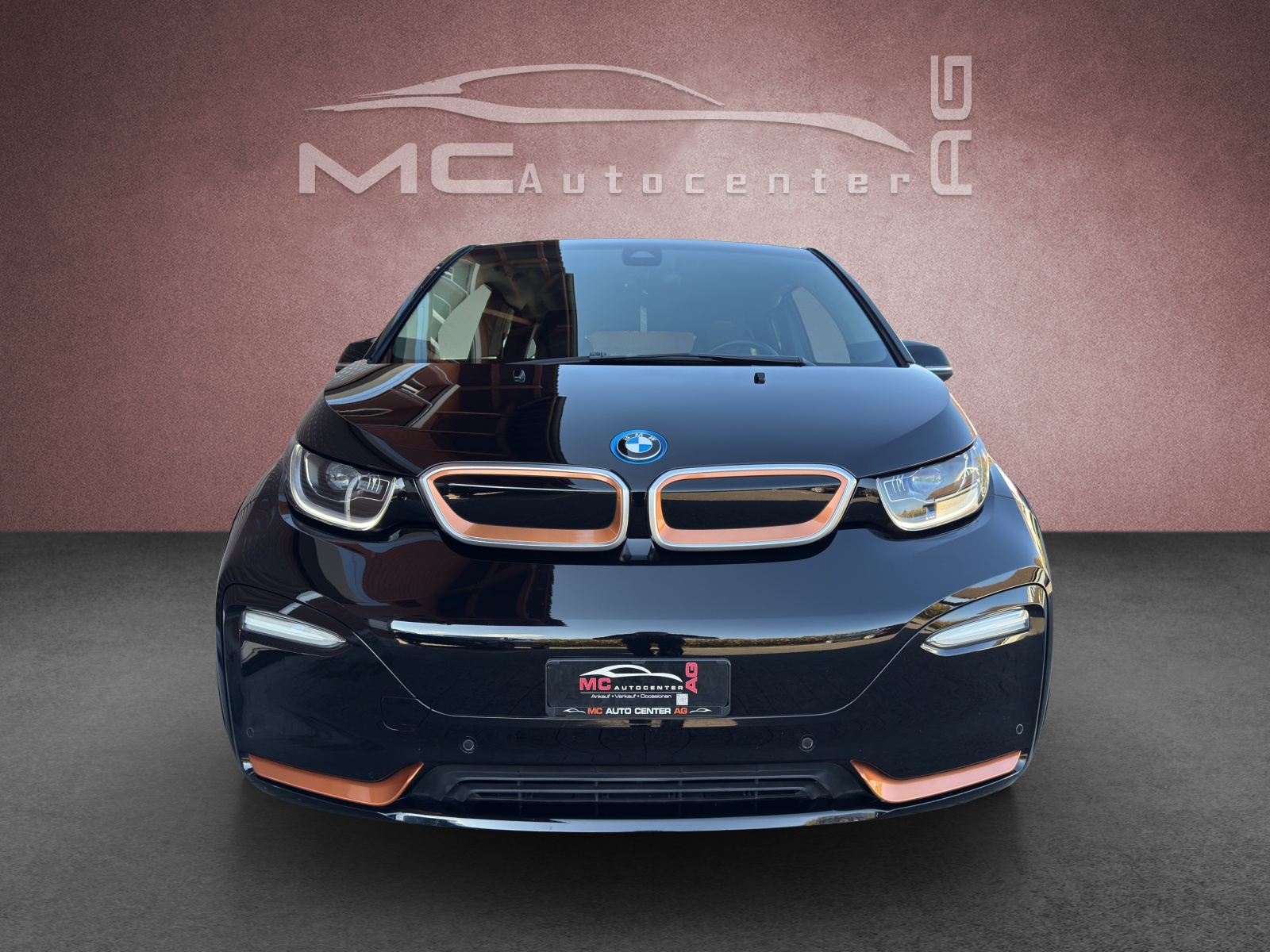 BMW i3s (120Ah) Roadstyle Black Edition-image-3