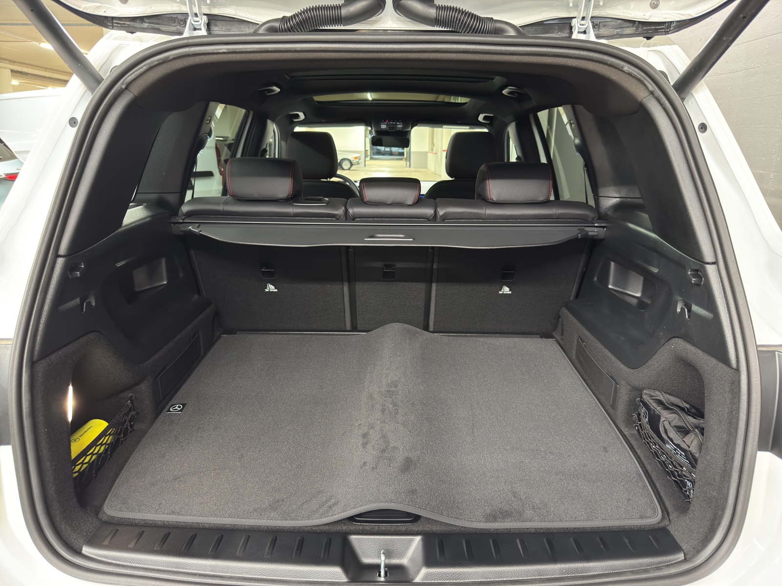 MERCEDES-BENZ GLB 220 d AMG Line 4Matic-image-10