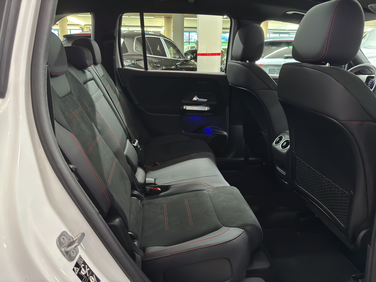 MERCEDES-BENZ GLB 220 d AMG Line 4Matic-image-9