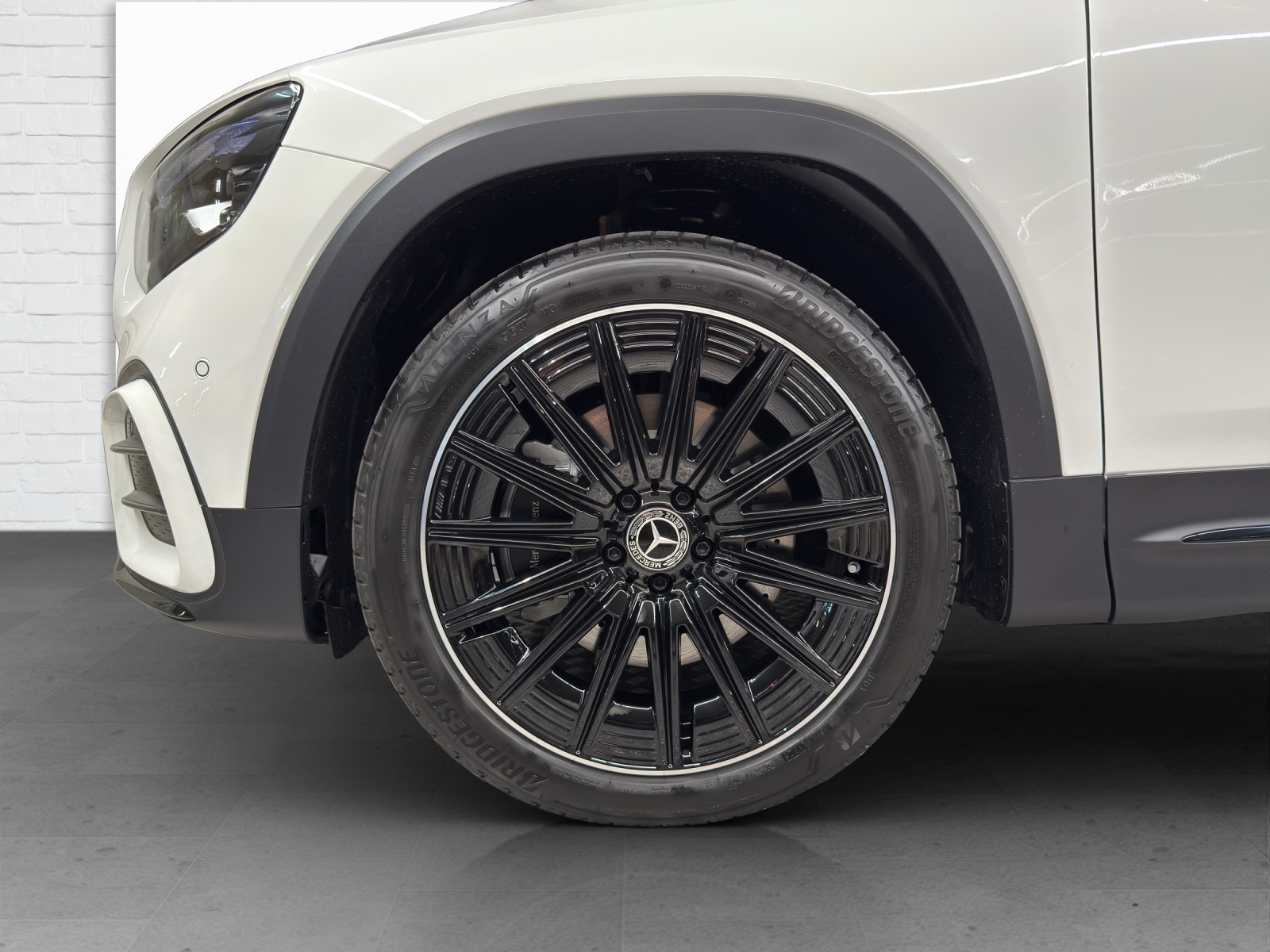 MERCEDES-BENZ GLB 220 d AMG Line 4Matic-image-5
