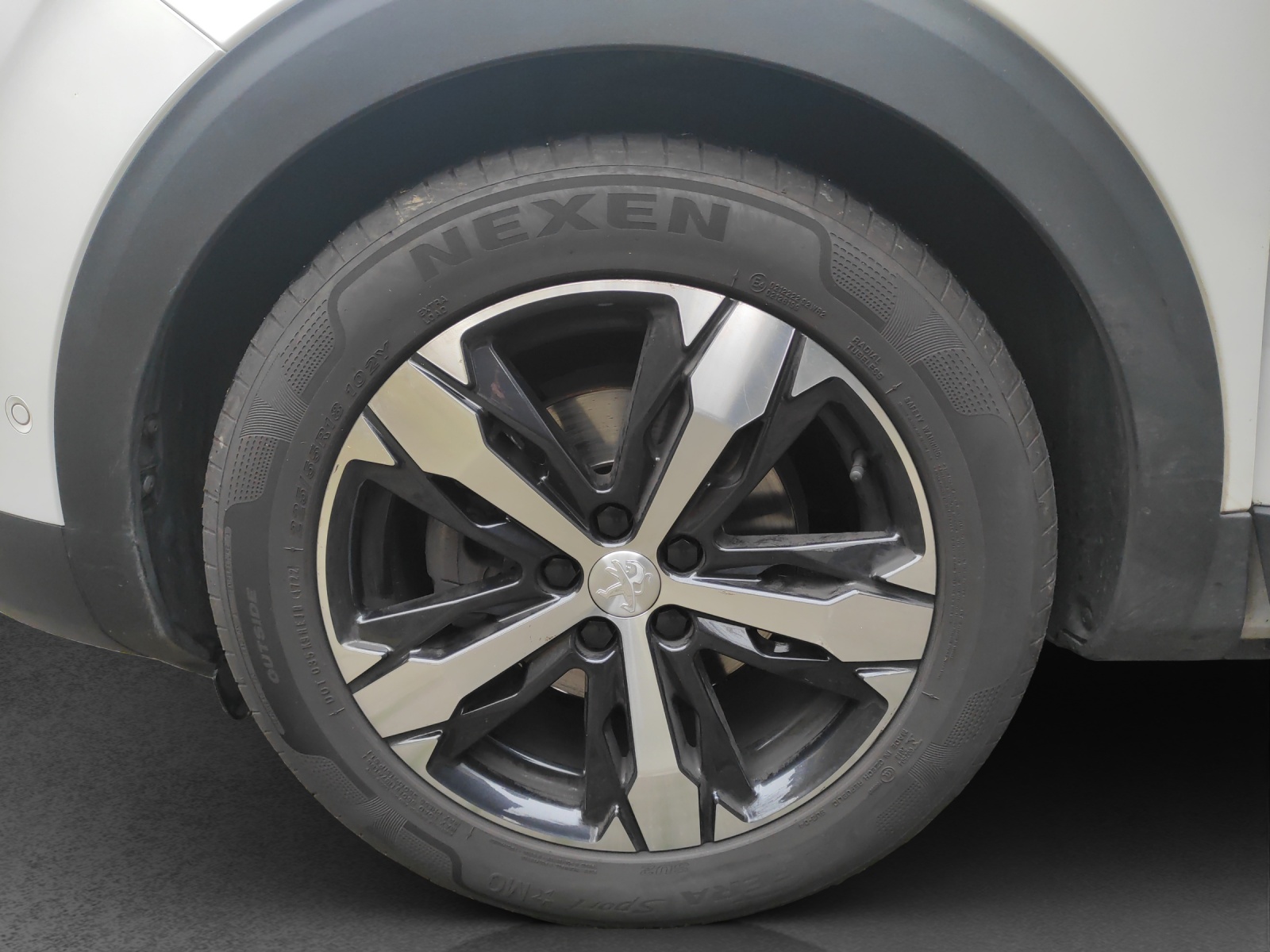 PEUGEOT 3008 1.6 THP GT Line-image-13