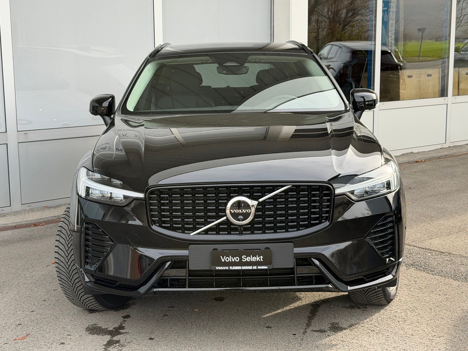 VOLVO XC60 B5 Benzin Mild Hybrid AWD Plus Dark Geartronic-image-21
