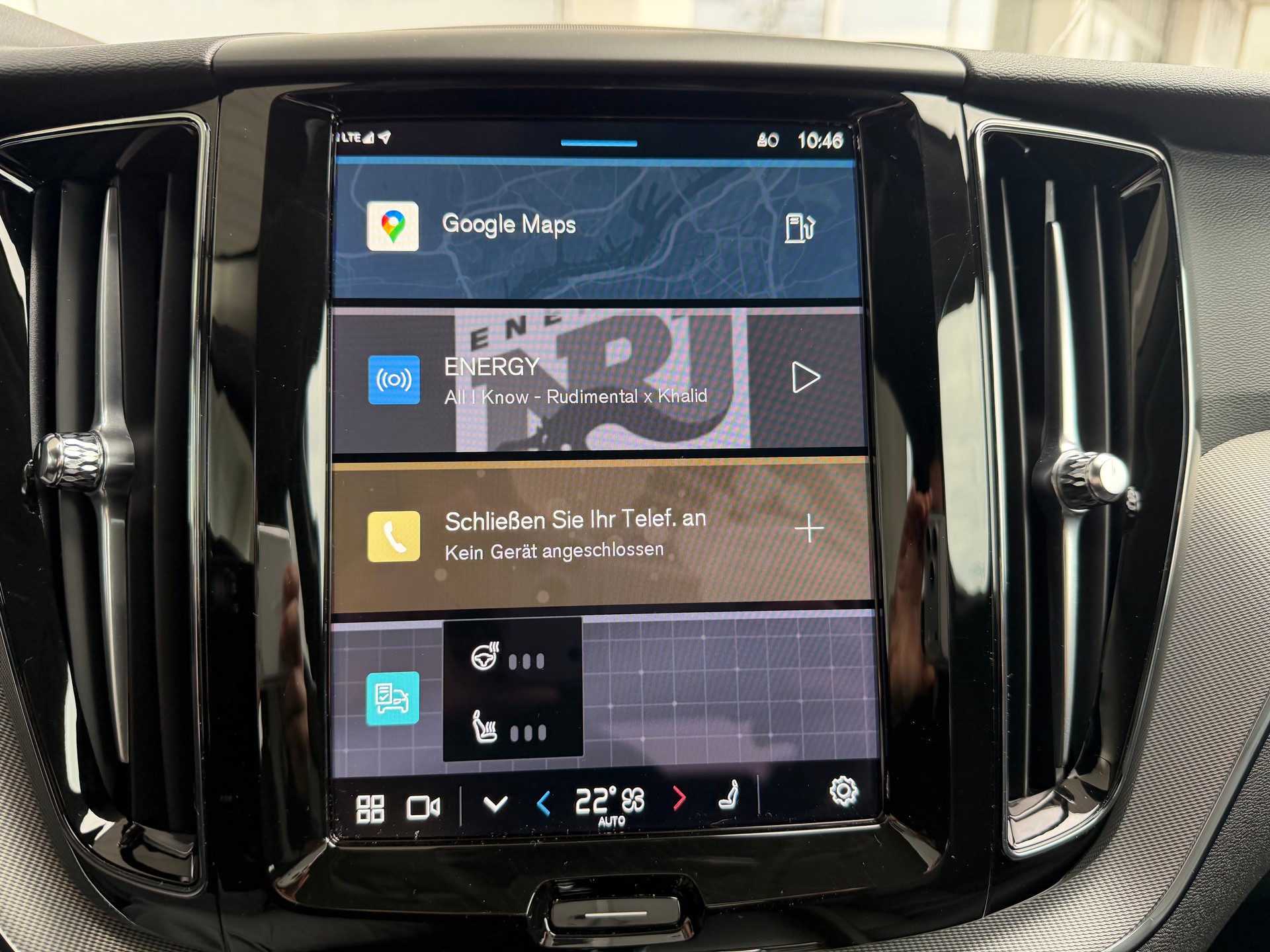 VOLVO XC60 B5 Benzin Mild Hybrid AWD Plus Dark Geartronic-image-12