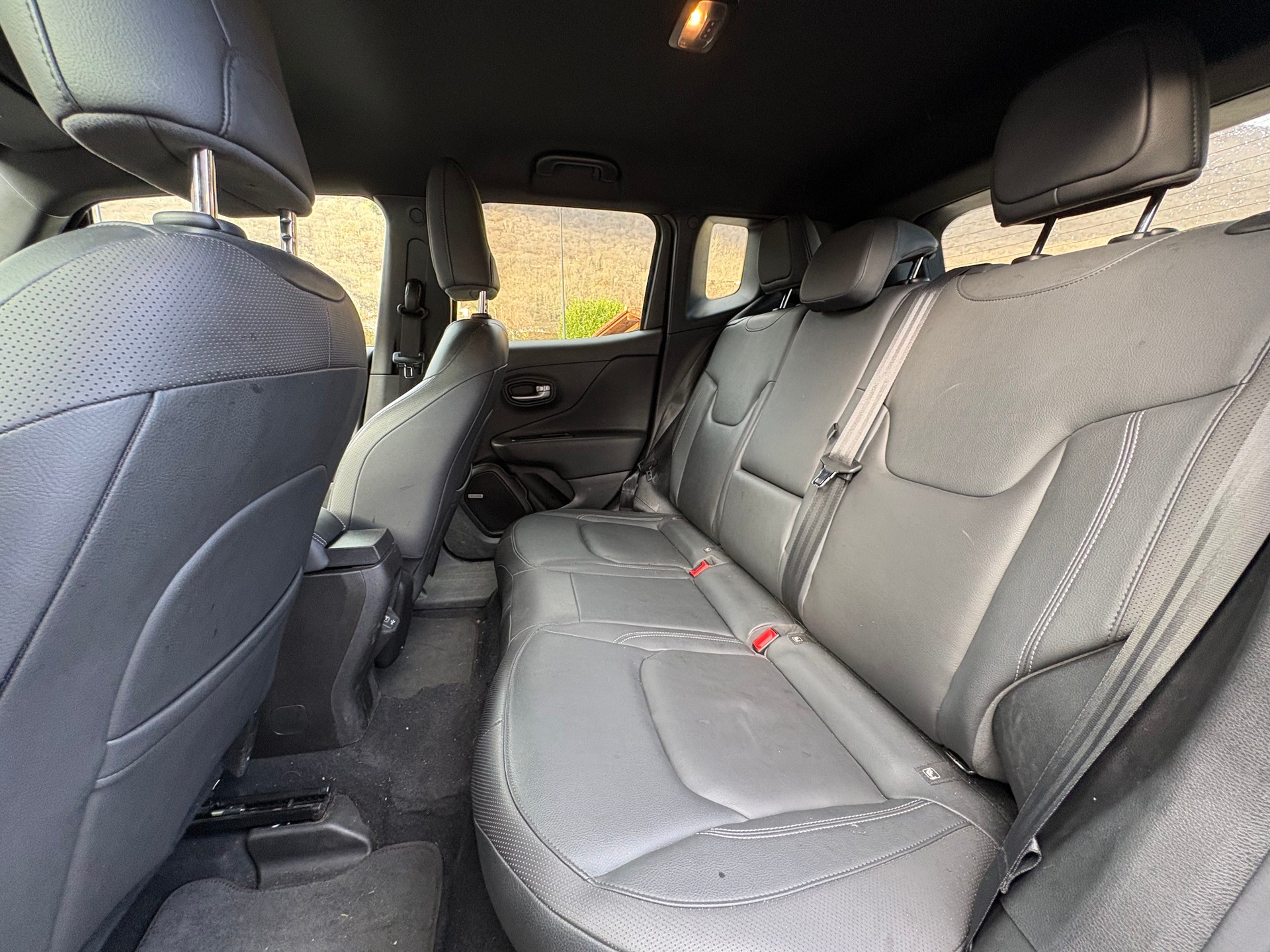 JEEP Renegade 1.3 T PHEV S AWD-image-9