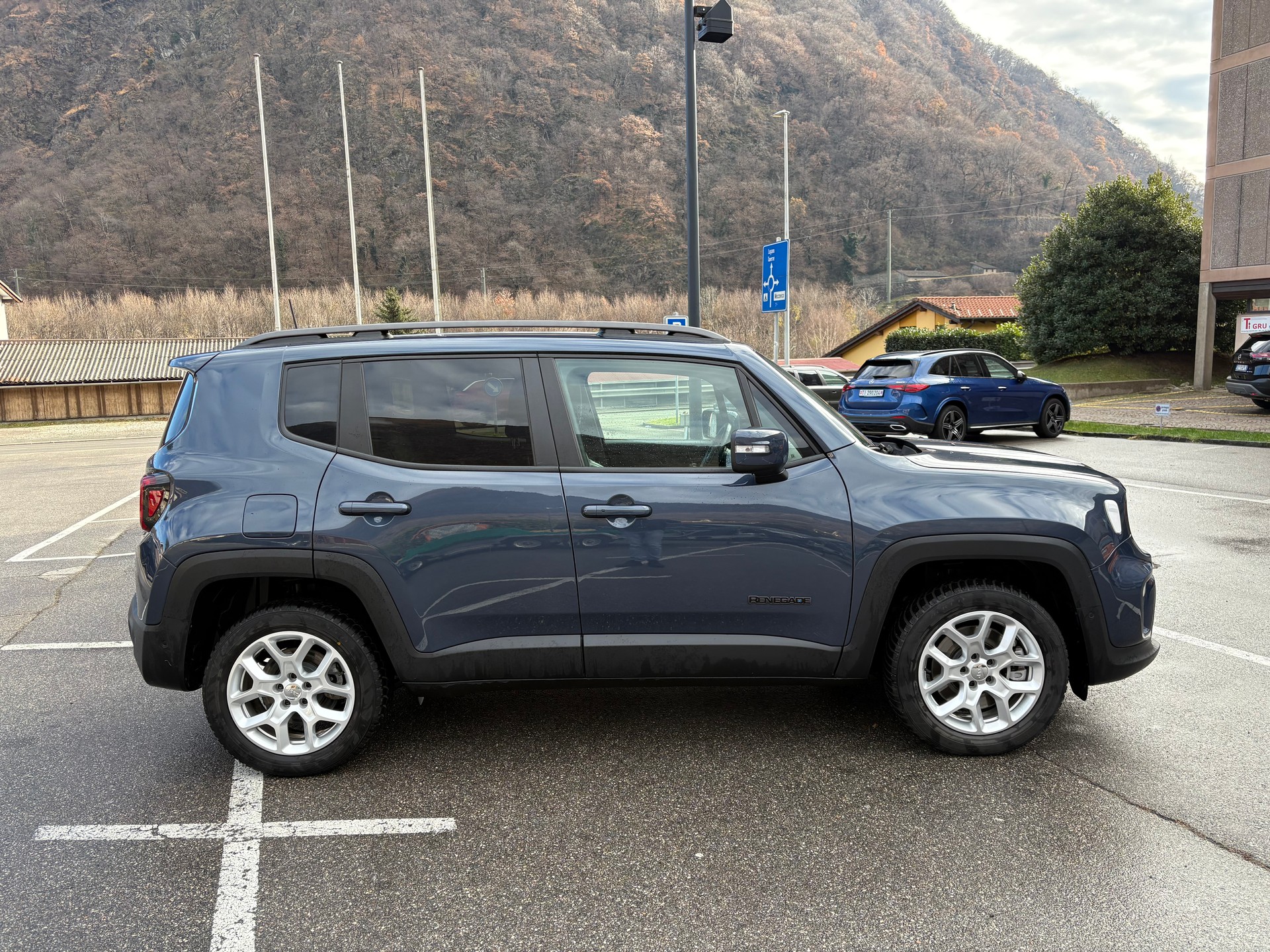 JEEP Renegade 1.3 T PHEV S AWD-image-2